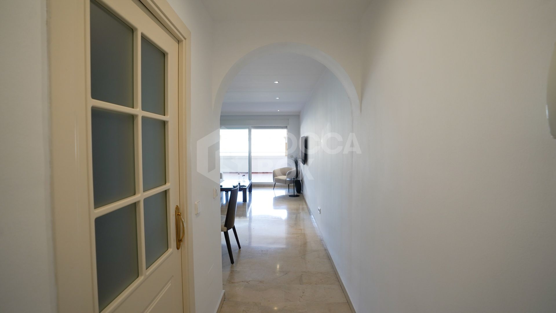 Elegant 2-Bedroom Apartment for Sale in La Quinta, Marbella