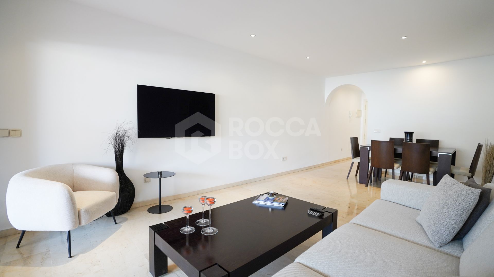 Elegant 2-Bedroom Apartment for Sale in La Quinta, Marbella