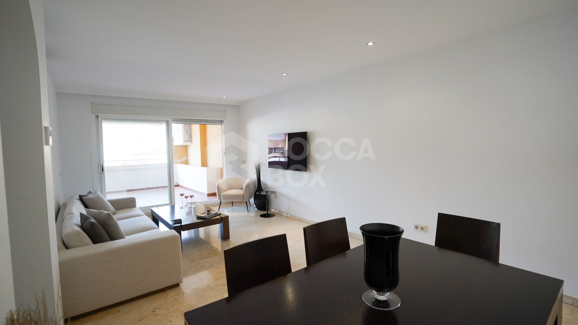 Elegant 2-Bedroom Apartment for Sale in La Quinta, Marbella
