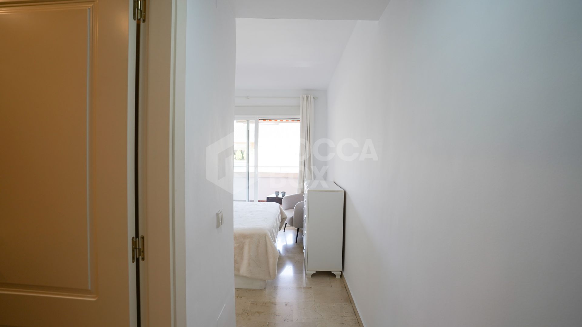 Elegant 2-Bedroom Apartment for Sale in La Quinta, Marbella