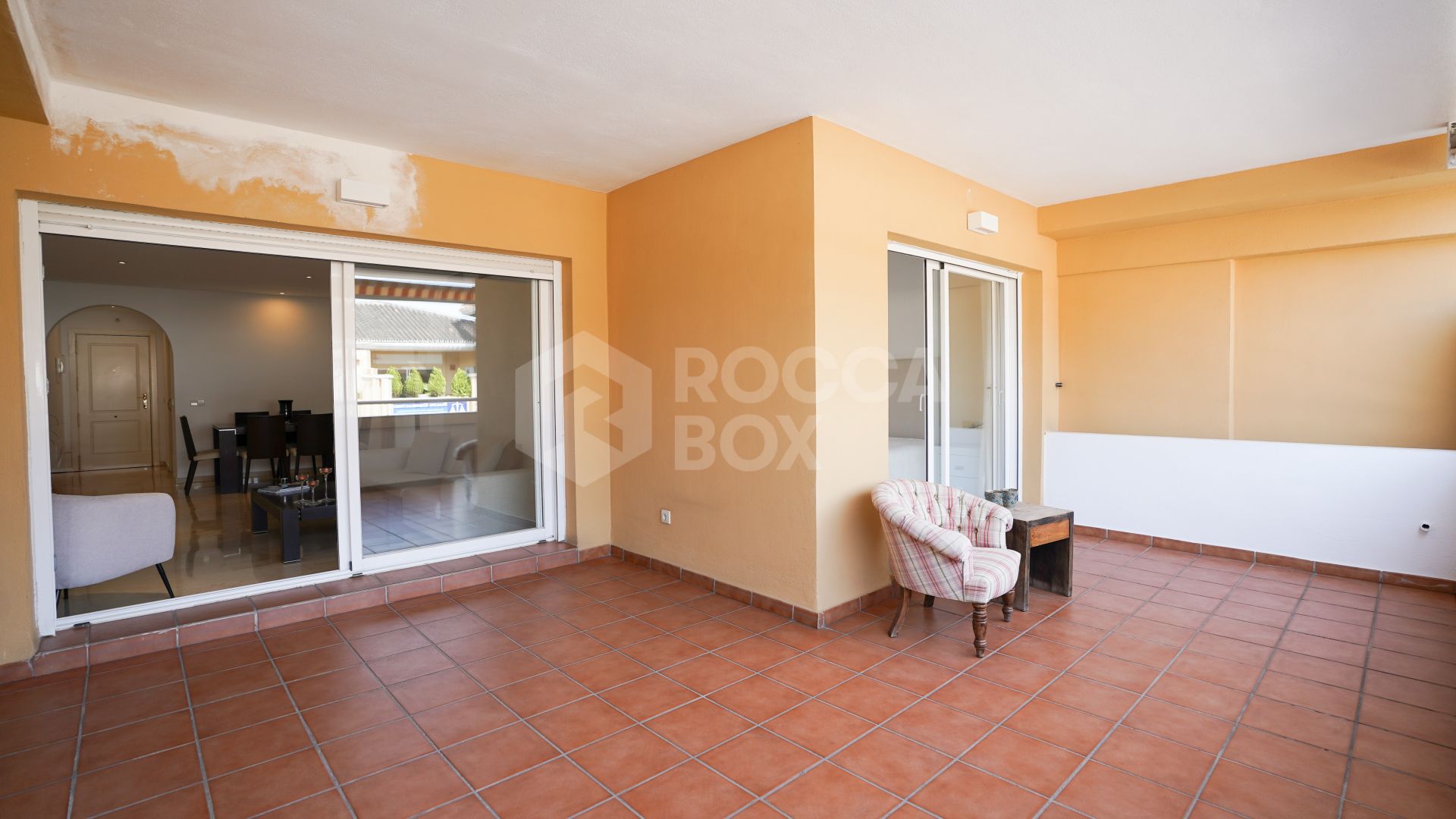 Elegant 2-Bedroom Apartment for Sale in La Quinta, Marbella