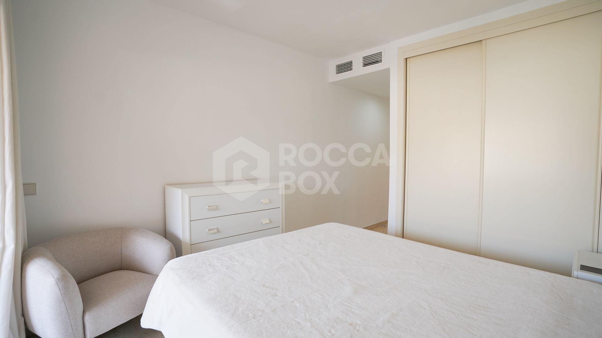 Elegant 2-Bedroom Apartment for Sale in La Quinta, Marbella