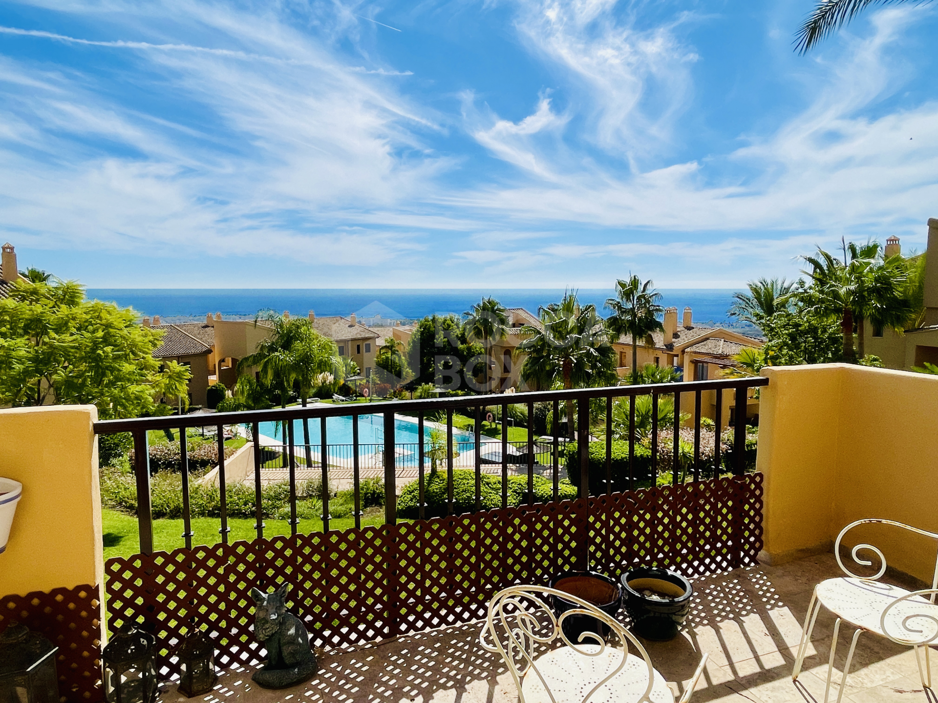 APARTMENT WITH SEE VIEWS IN MARBELLA