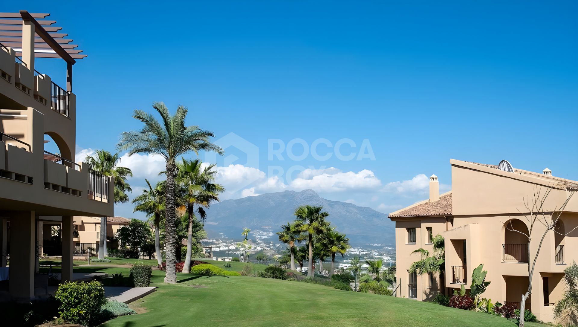 APARTMENT WITH SEE VIEWS IN MARBELLA