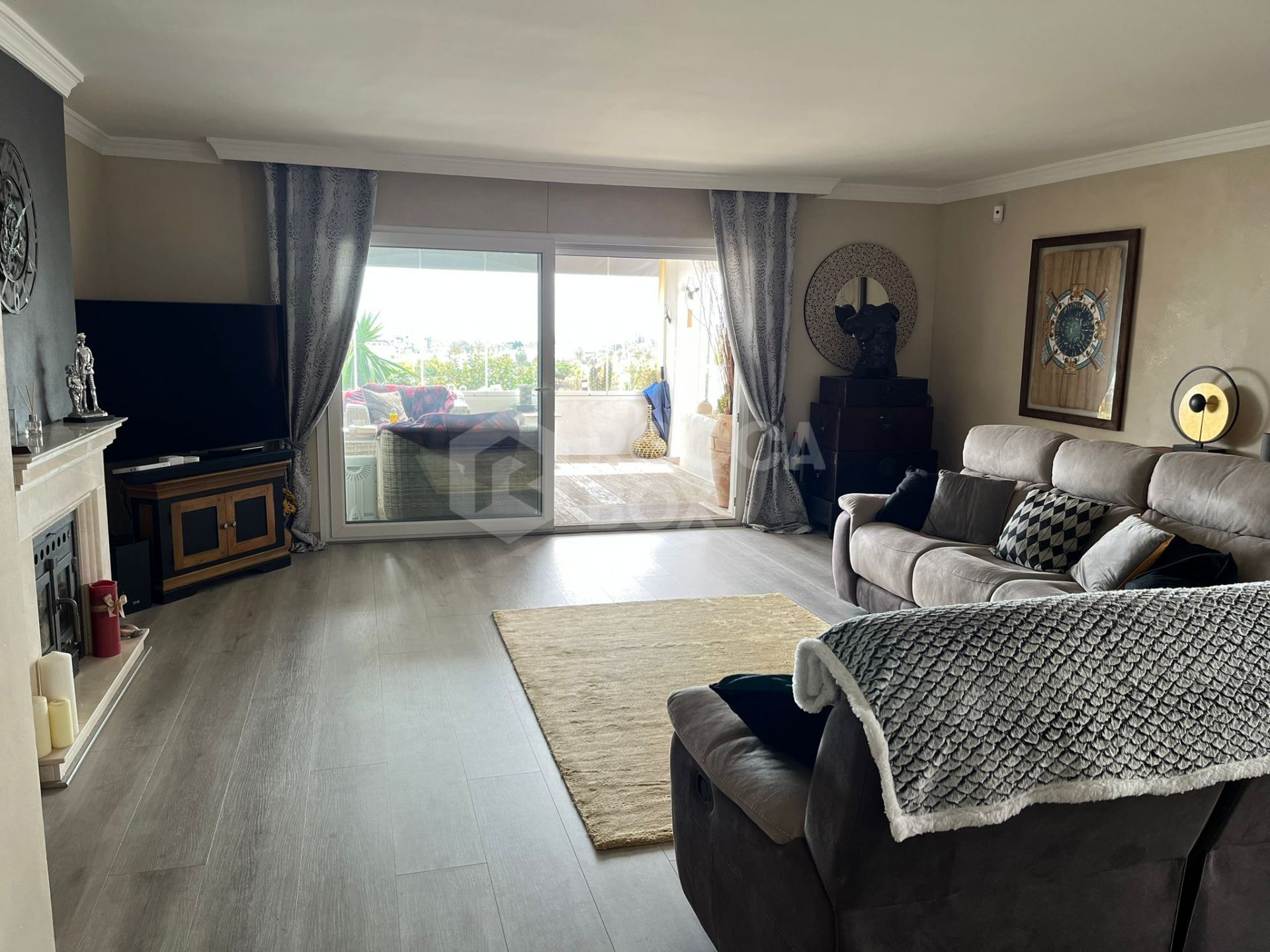 SEA VIEWS HOME