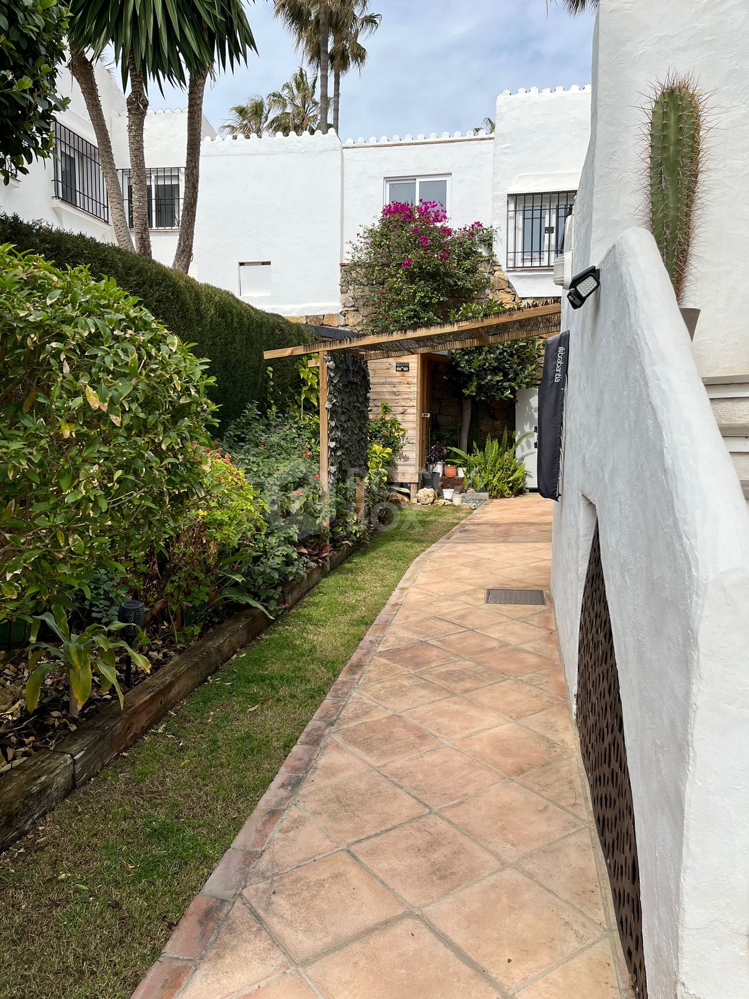 SEA VIEWS HOME
