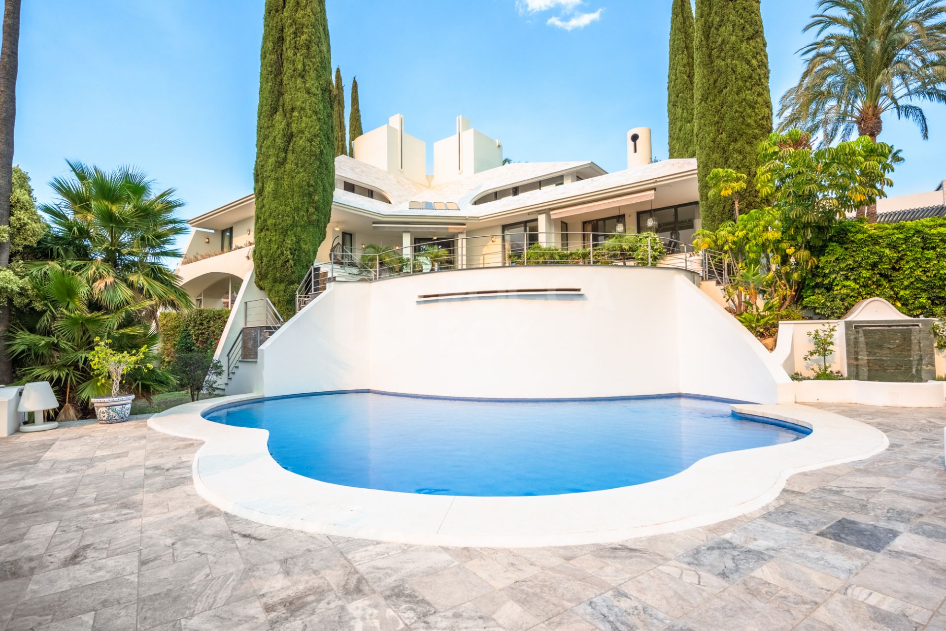 LUXURY VILLA IN MARBELLA