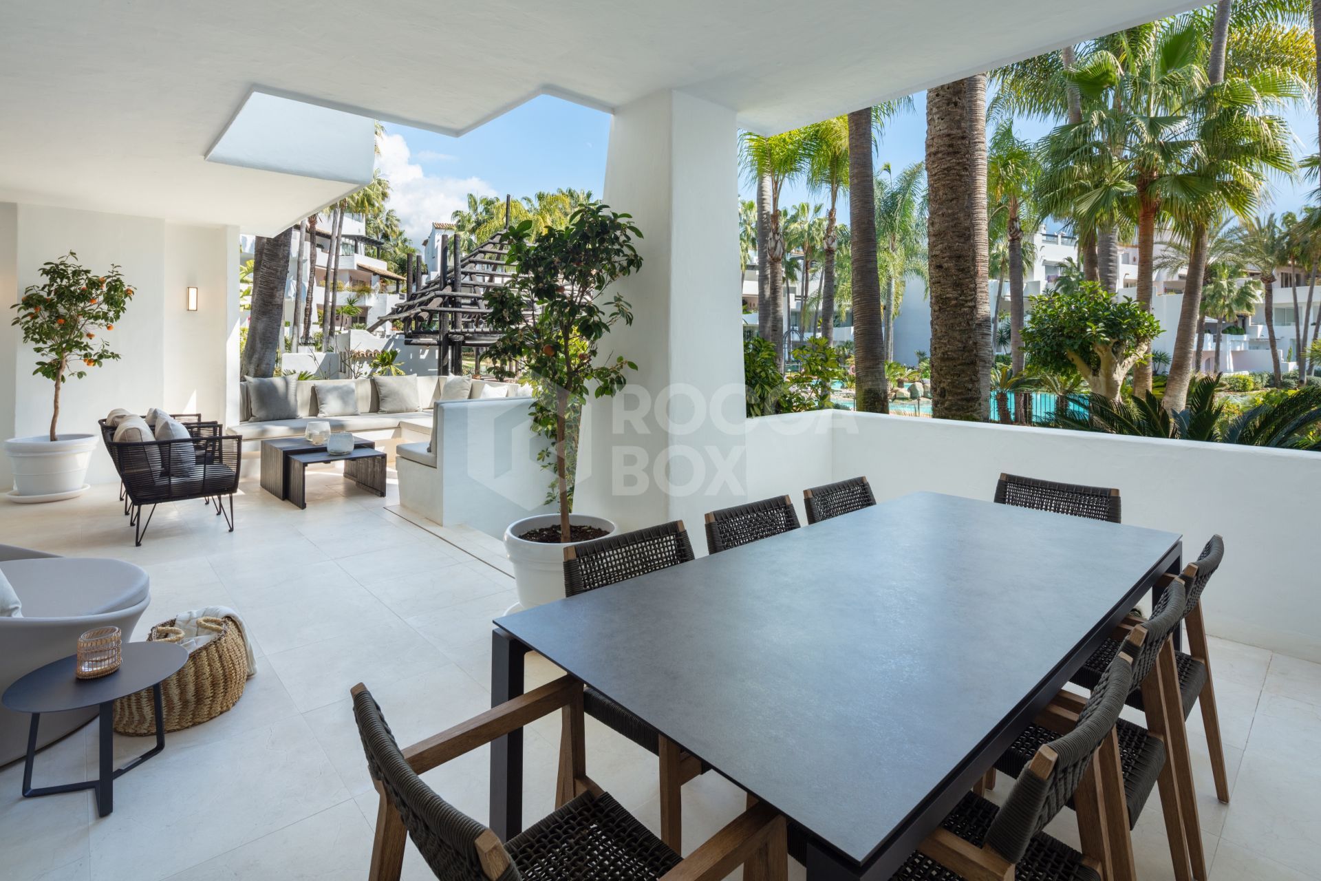 APARTMENT IN PUENTE ROMANO, MARBELLA