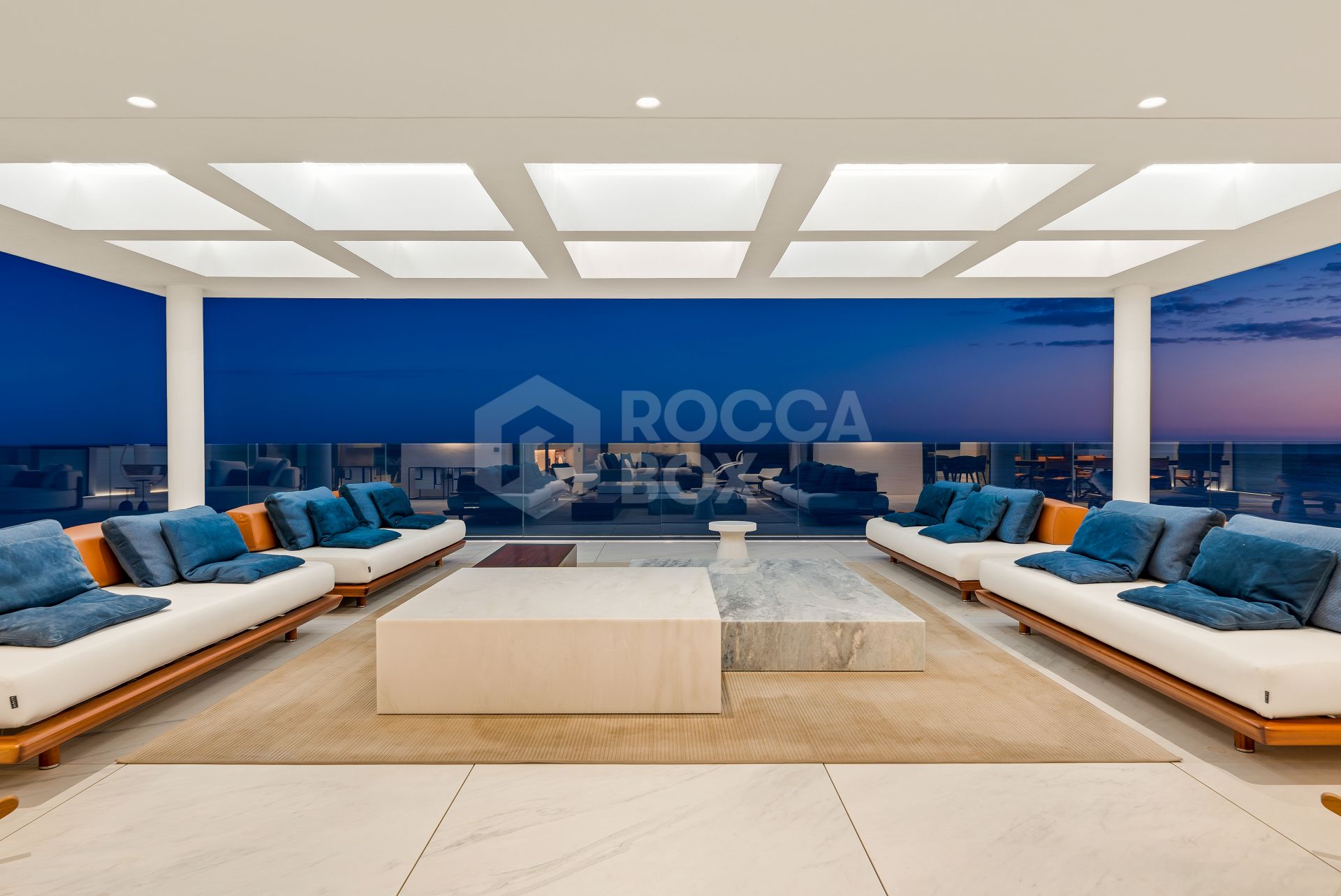 LUXURY APARTMENT WITH SEA VIEWS