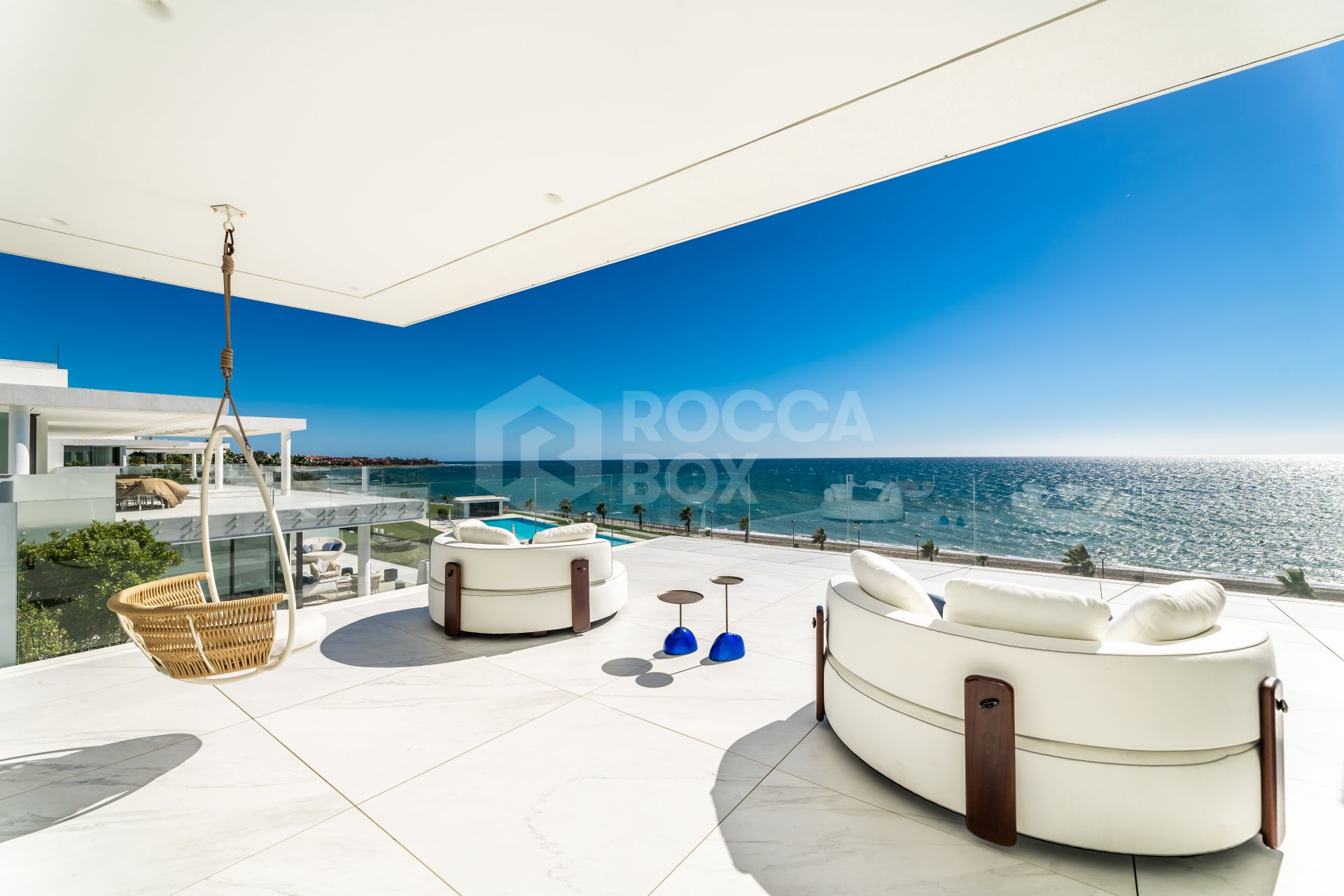 LUXURY APARTMENT WITH SEA VIEWS