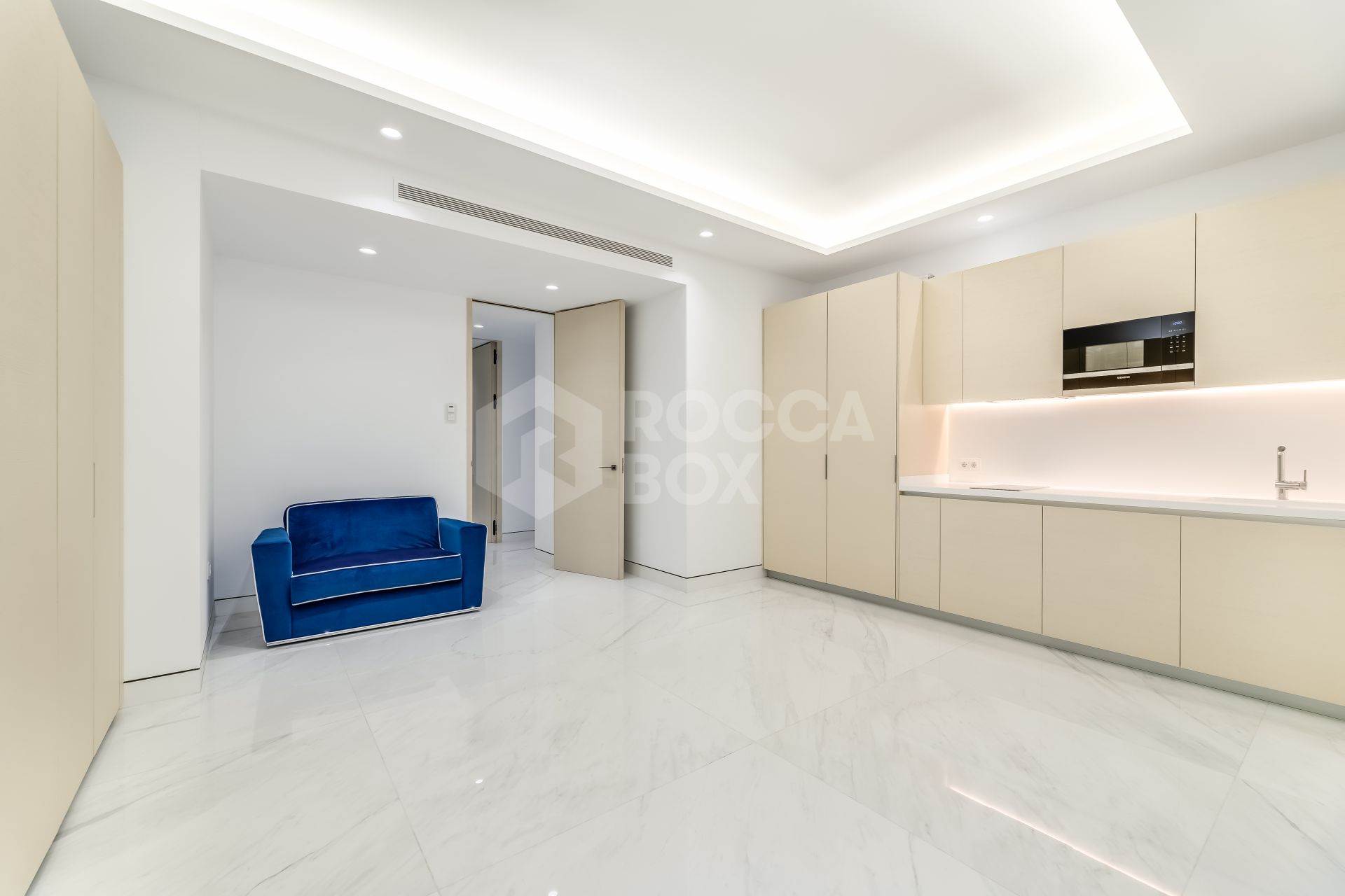 LUXURY APARTMENT WITH SEA VIEWS
