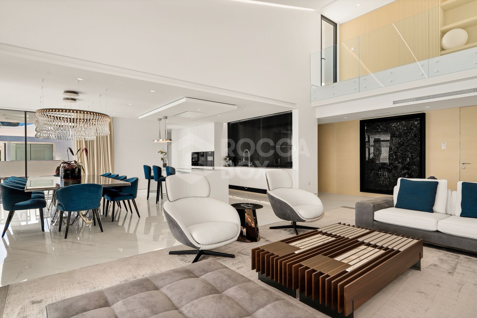 LUXURY APARTMENT WITH SEA VIEWS