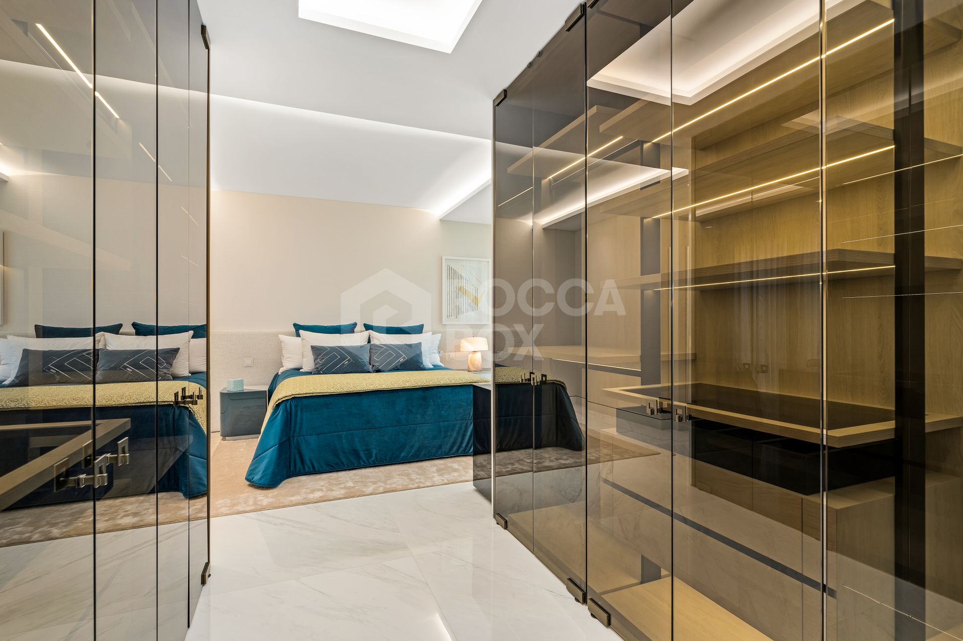 LUXURY APARTMENT WITH SEA VIEWS