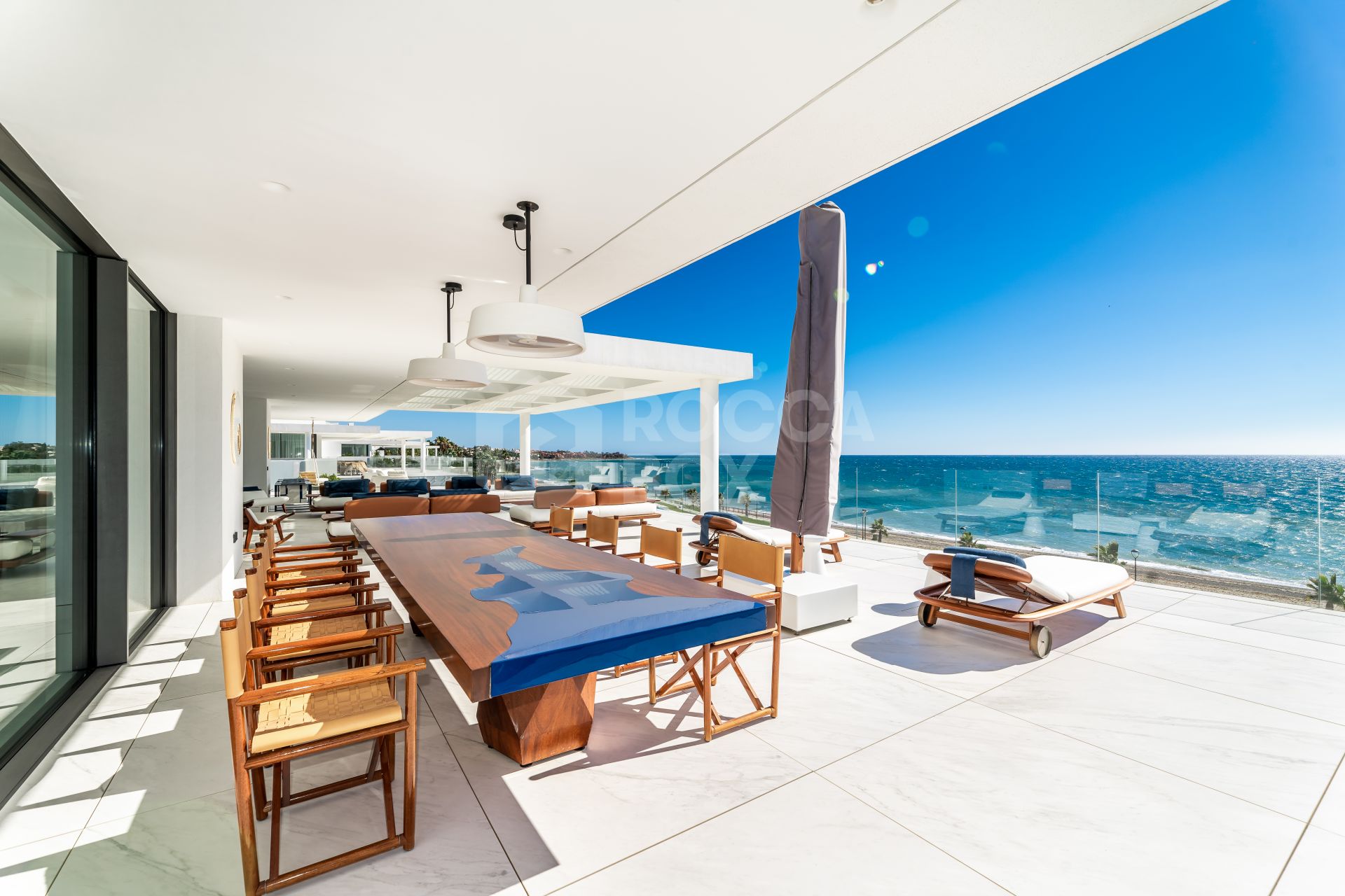 LUXURY APARTMENT WITH SEA VIEWS