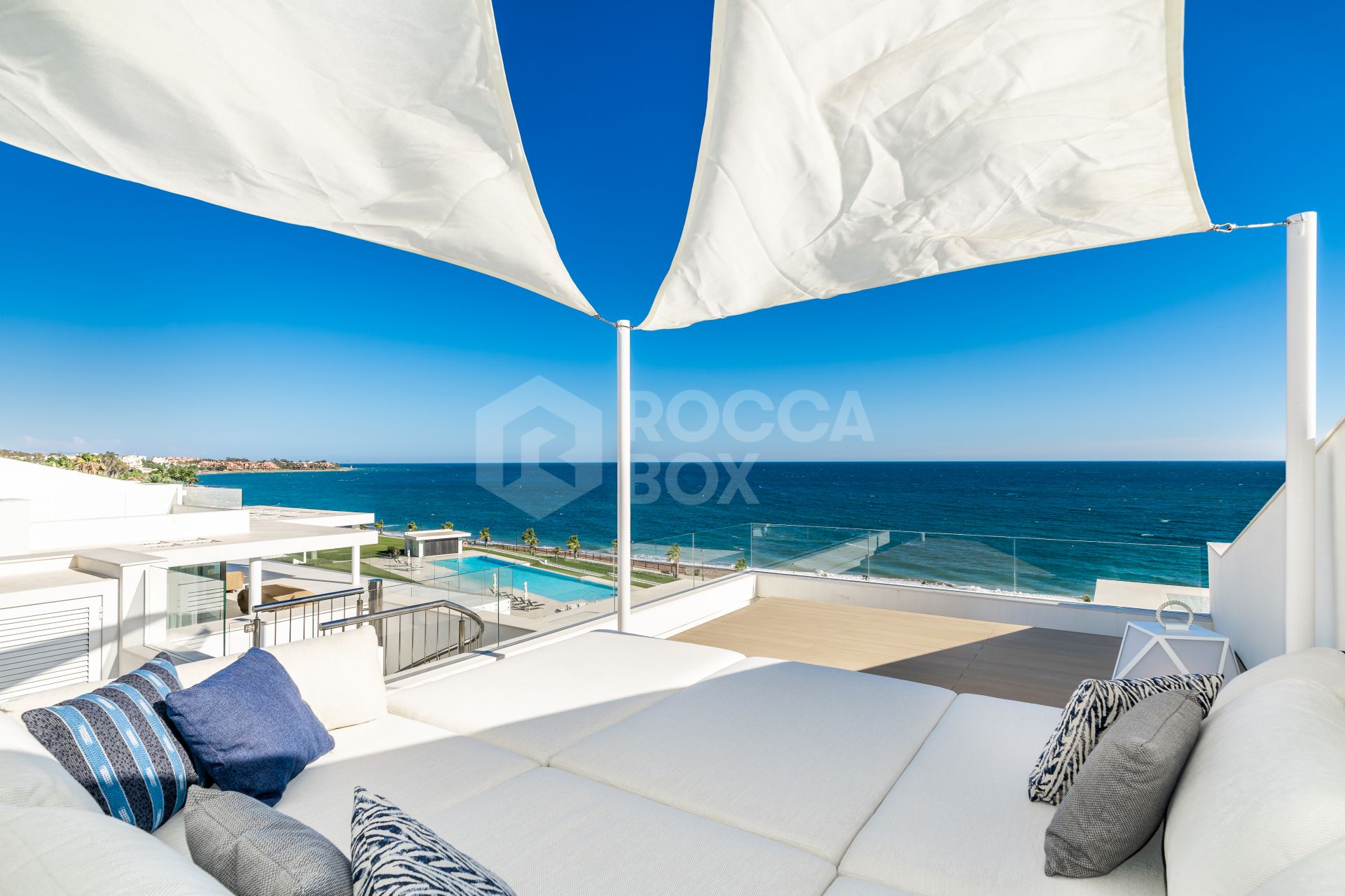 LUXURY APARTMENT WITH SEA VIEWS
