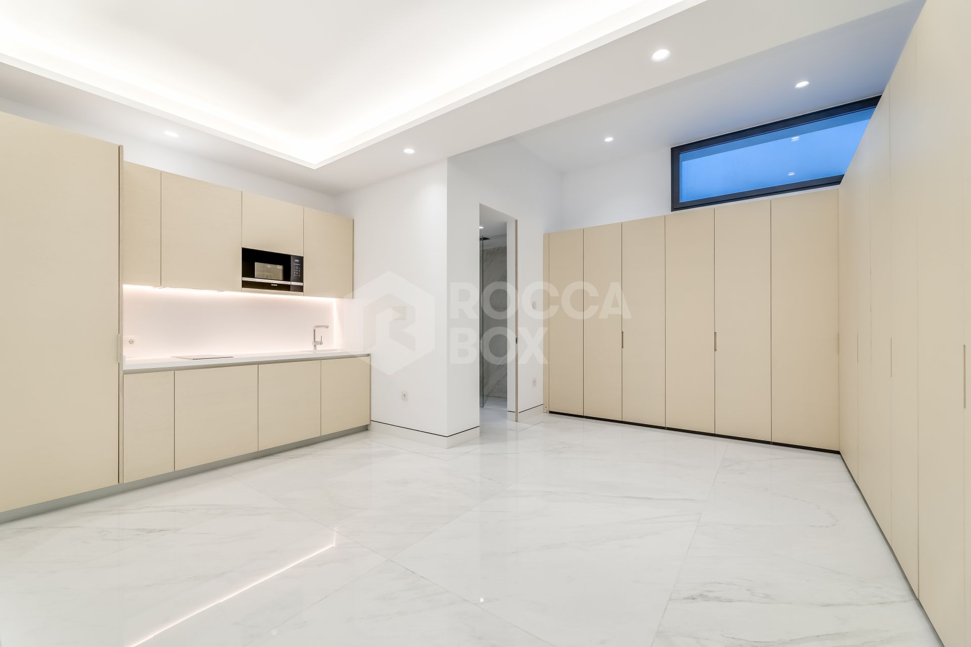 LUXURY APARTMENT WITH SEA VIEWS