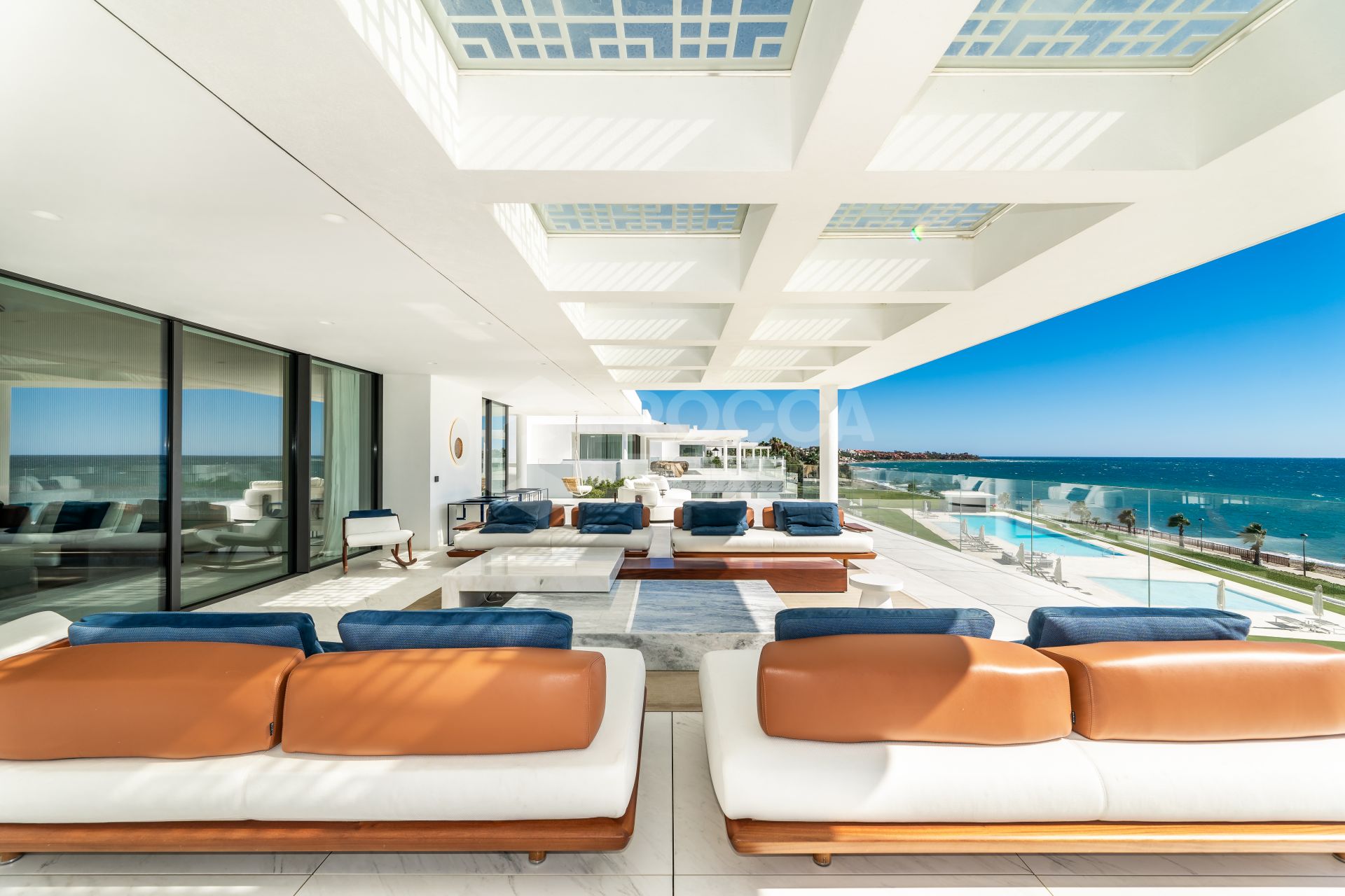 LUXURY APARTMENT WITH SEA VIEWS