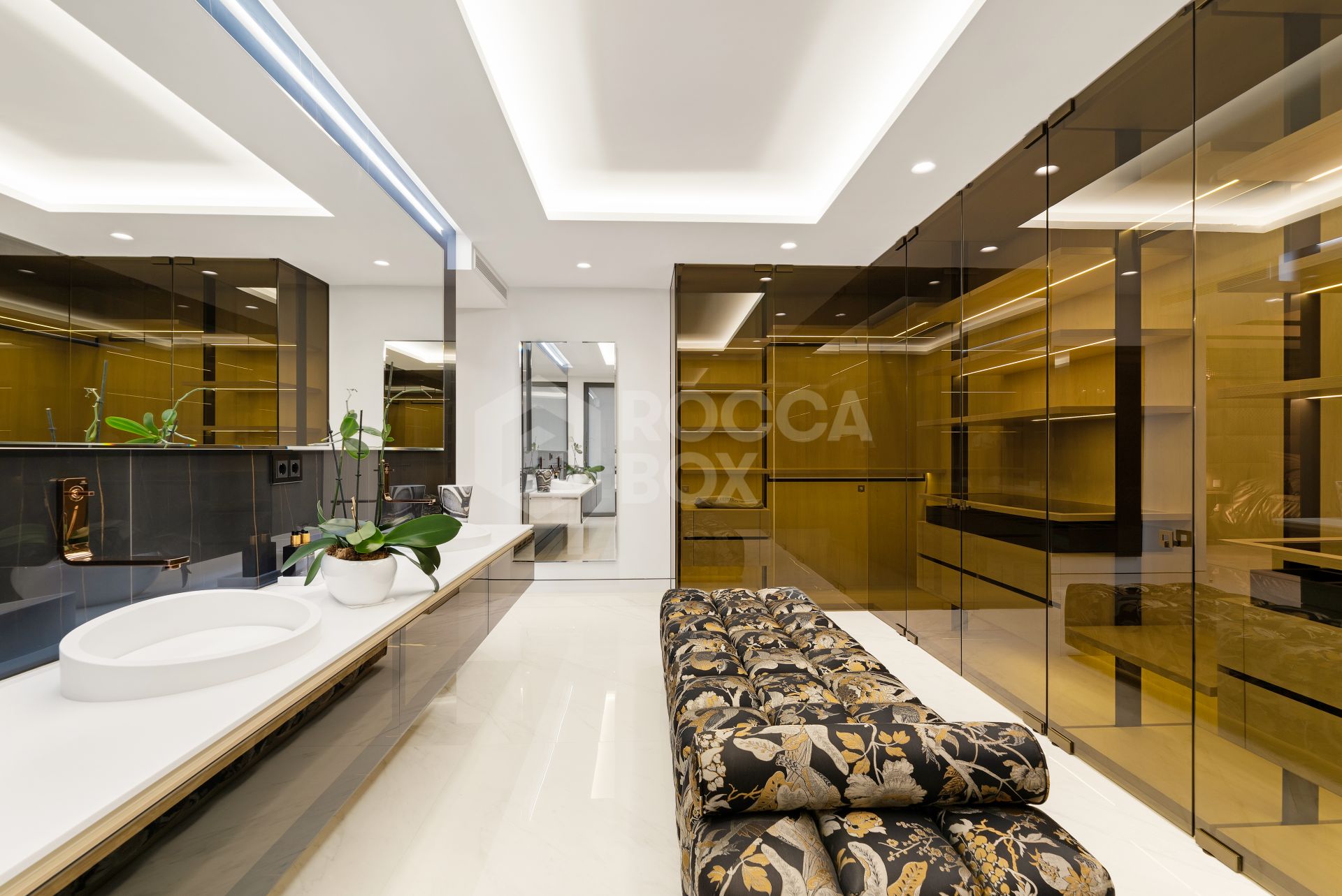 LUXURY APARTMENT WITH SEA VIEWS