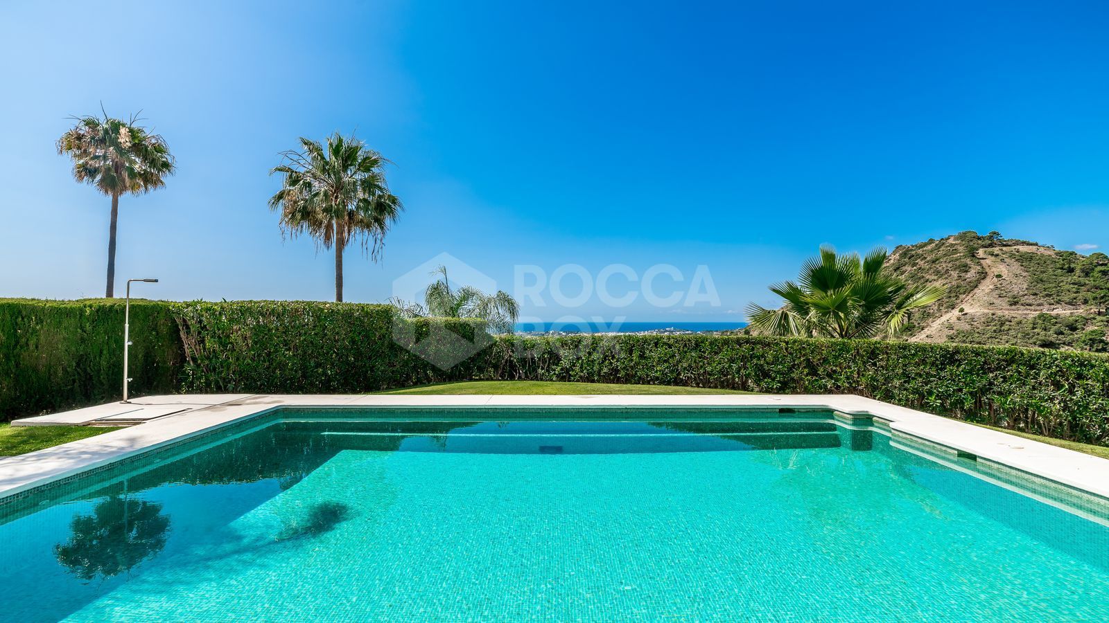 VILLA WITH SEA VIEWS IN MARBELLA