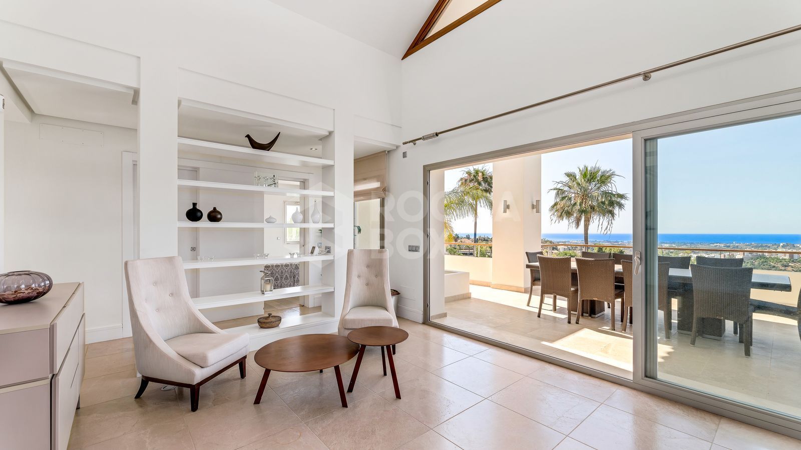 VILLA WITH SEA VIEWS IN MARBELLA