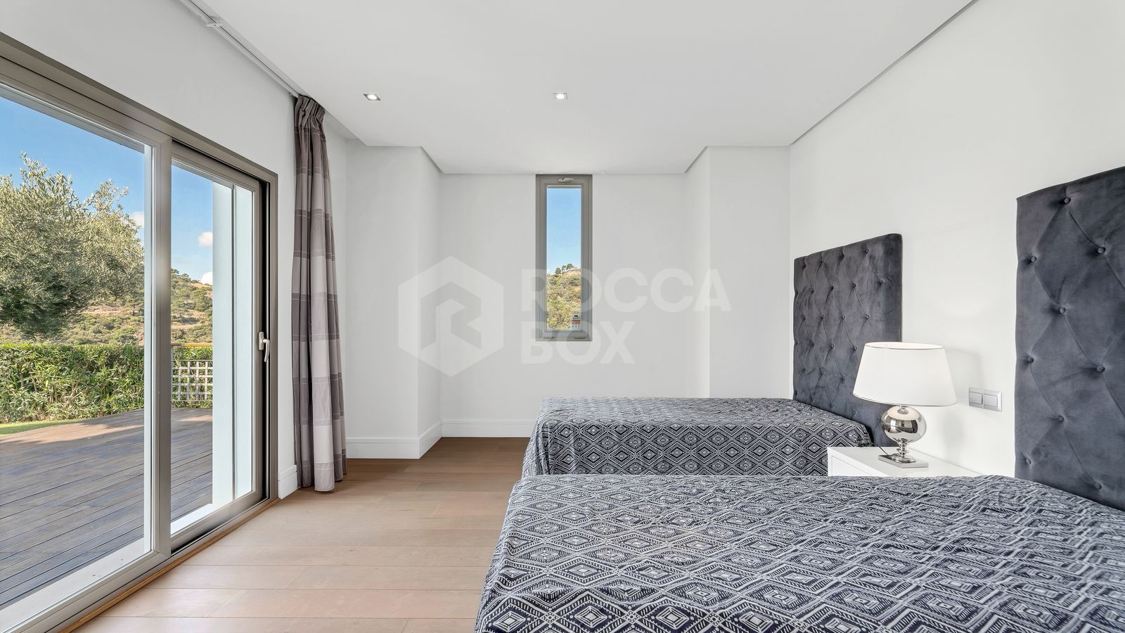 VILLA WITH SEA VIEWS IN MARBELLA