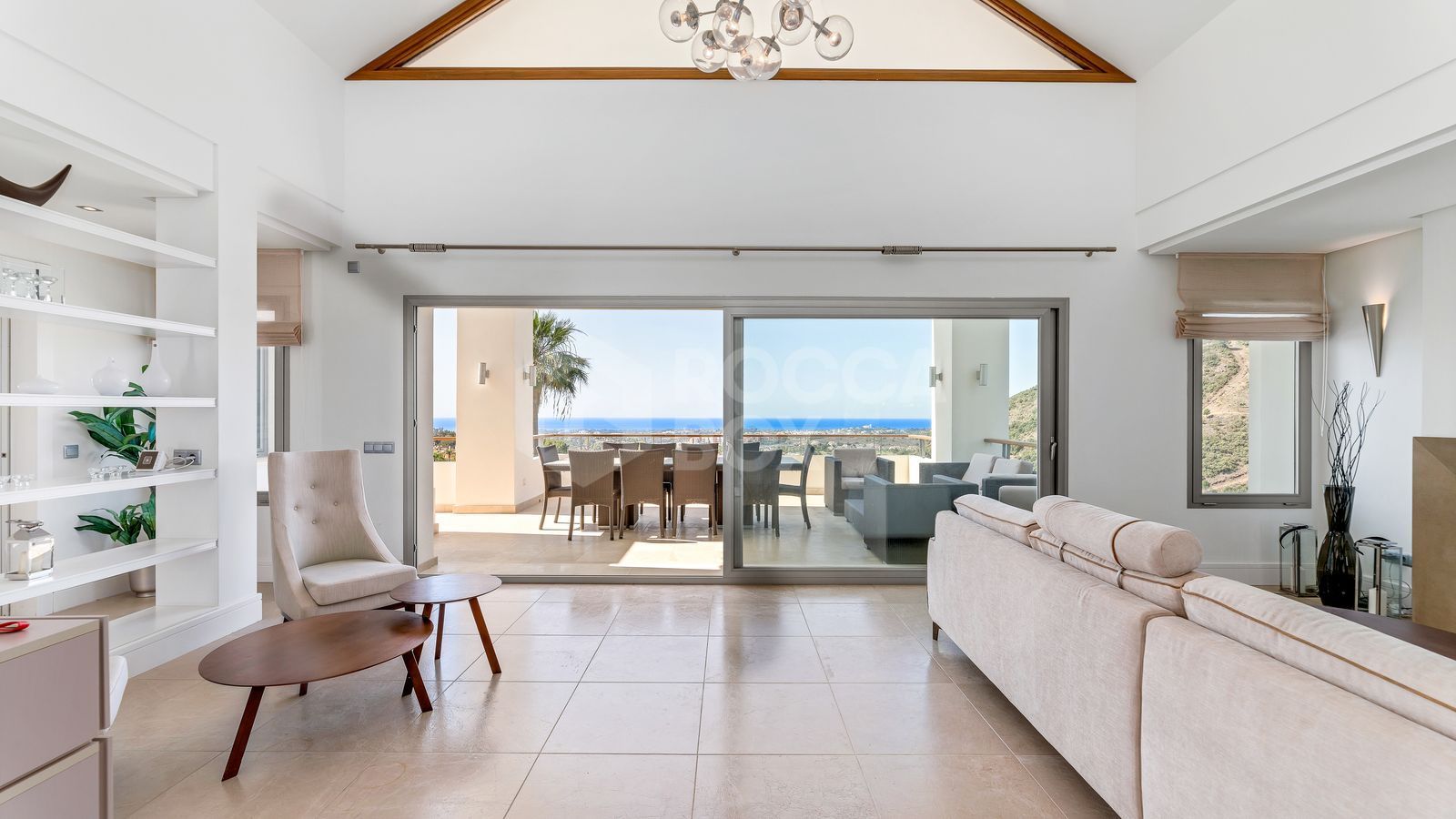 VILLA WITH SEA VIEWS IN MARBELLA