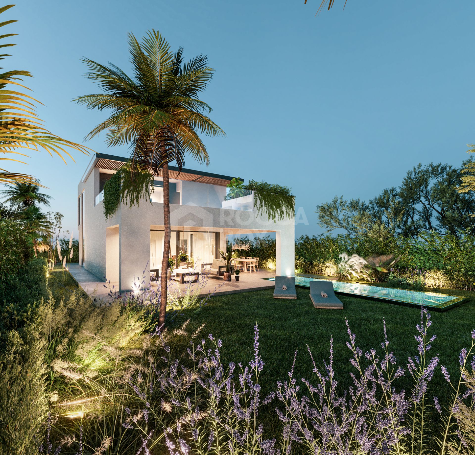 Timeless Luxury in Estepona Golden Mile: Exceptional 4-Bedroom Villa with Contemporary Elegance