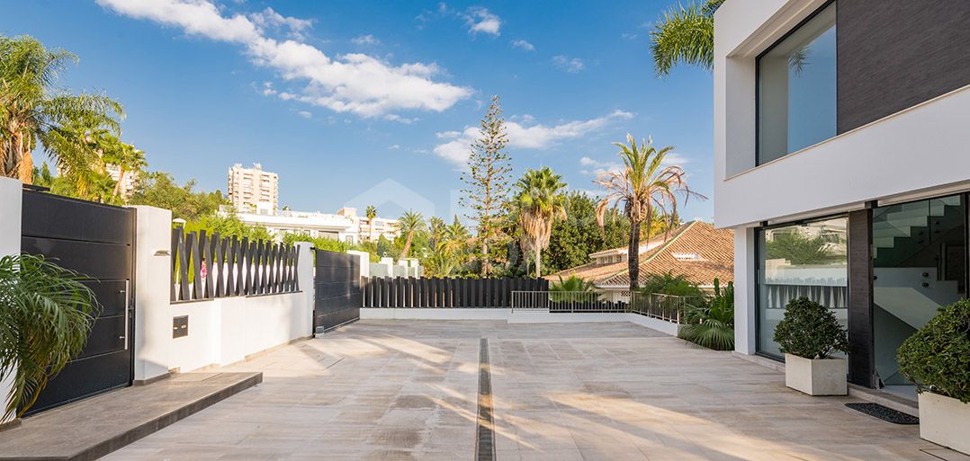 GOLF VIEW VILLA IN MARBELLA