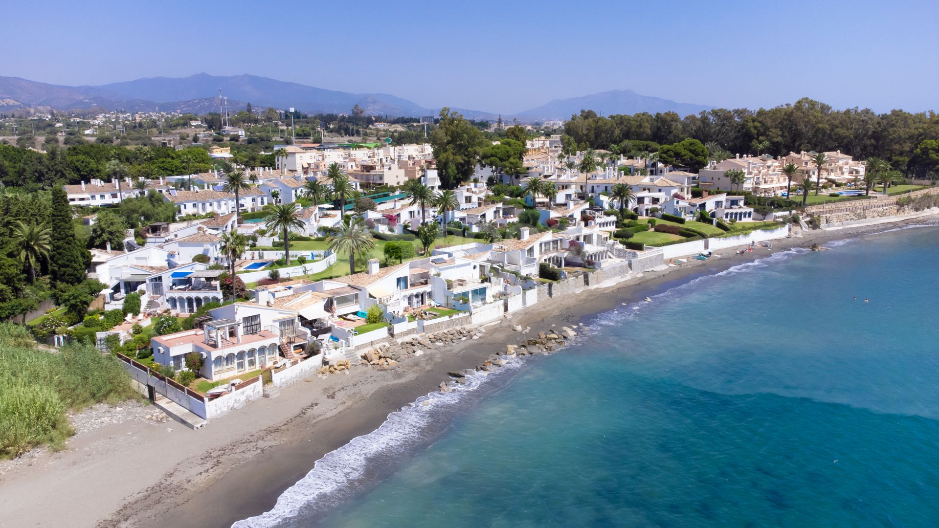 Charming beachfront townhouse