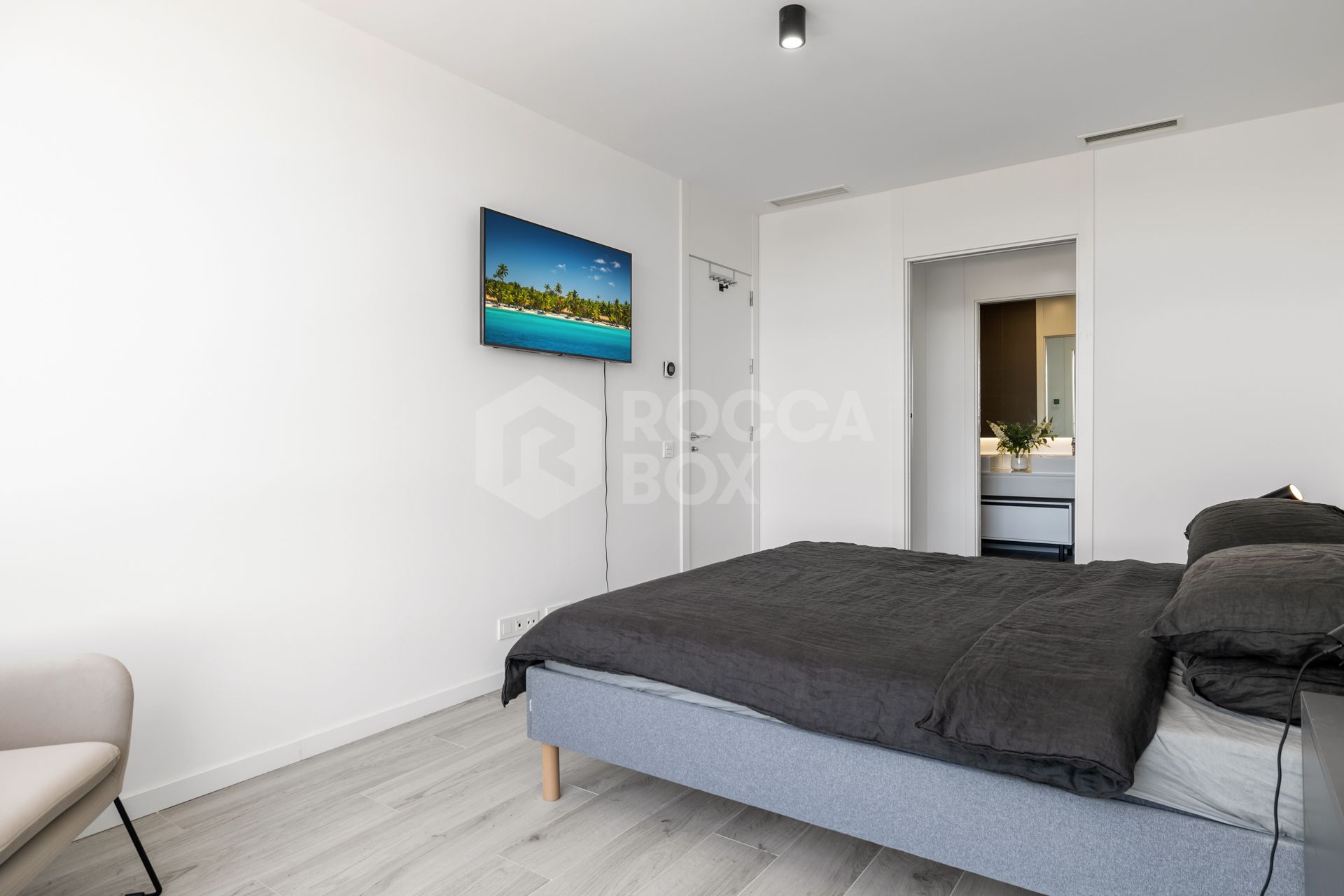 Amazing Townhouse with 3 floors in Estepona