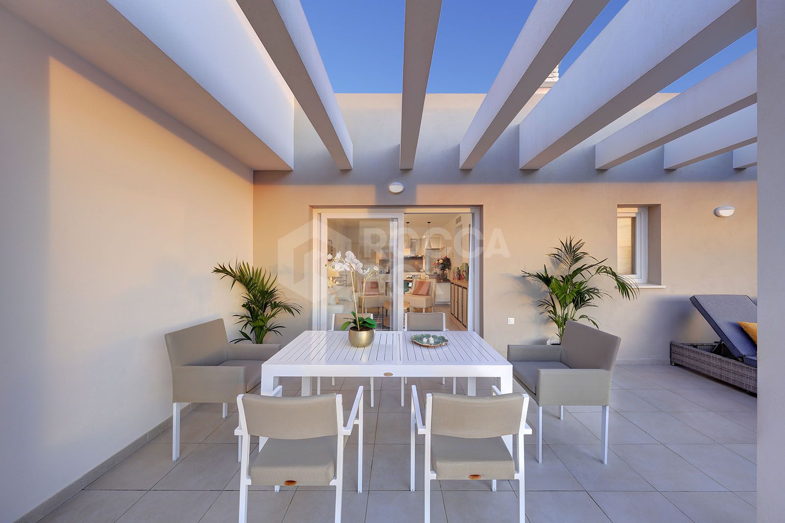 Redefining Coastal Living: Luxury Apartment in Nueva Andalucia, Marbella, with a Rooftop Oasis for Ultimate Relaxation