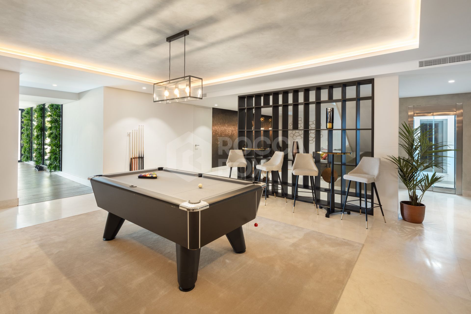 VILLA IN THE NEW GOLDEN MILE