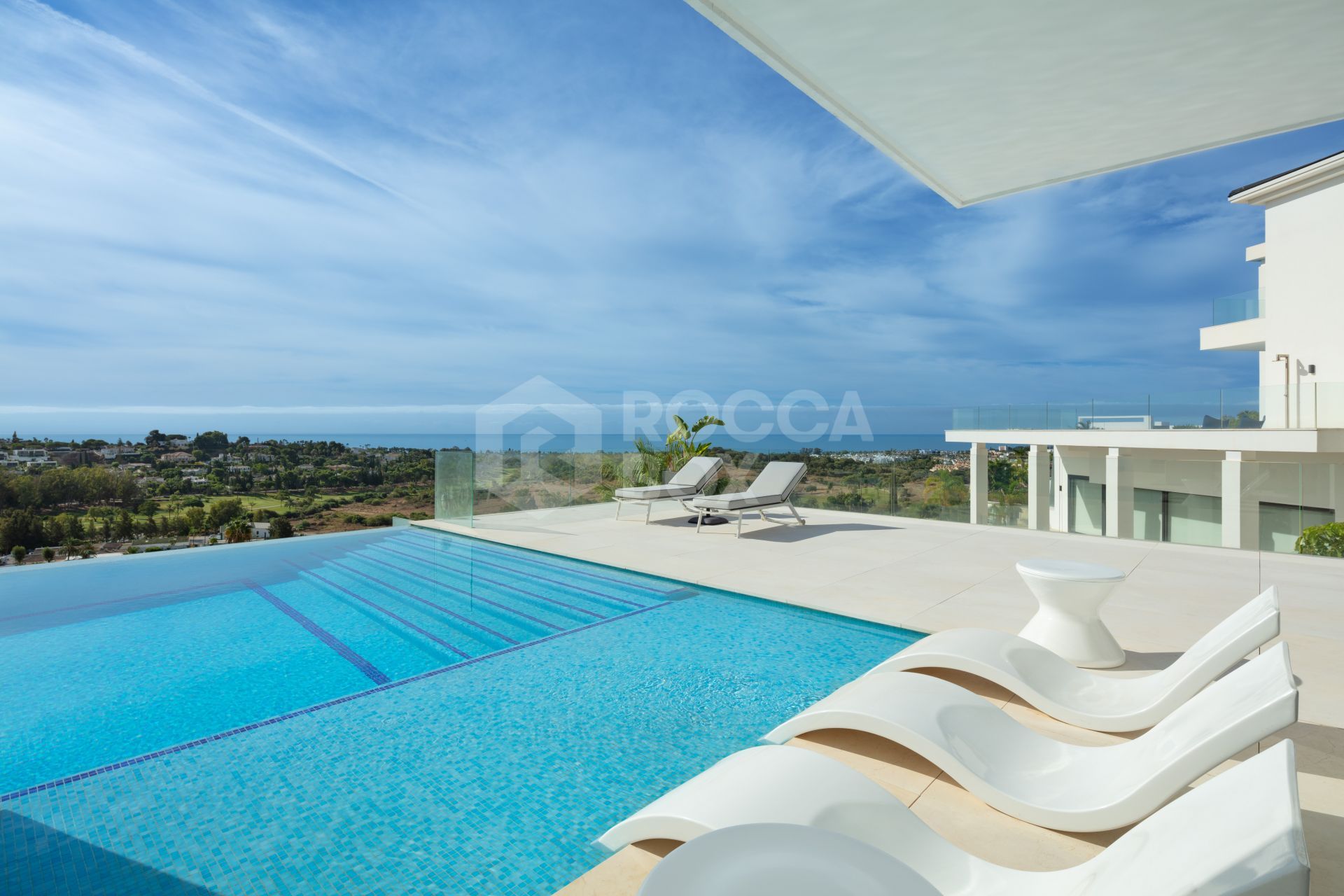 VILLA IN THE NEW GOLDEN MILE