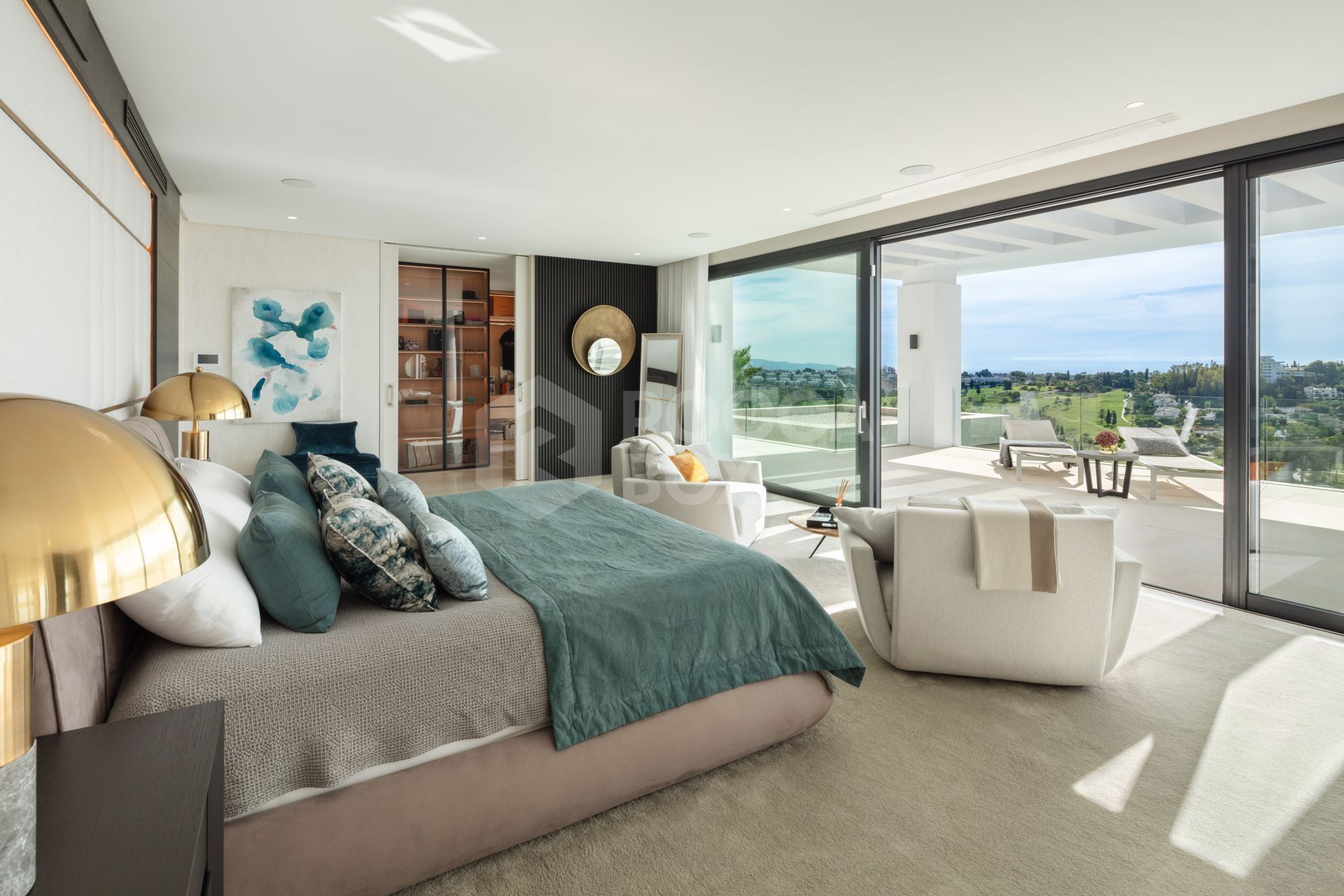 VILLA IN THE NEW GOLDEN MILE