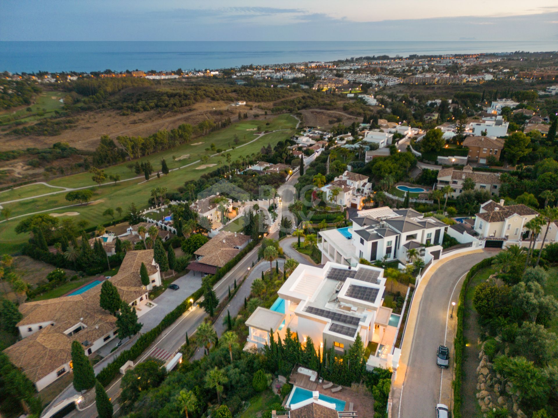 VILLA IN THE NEW GOLDEN MILE