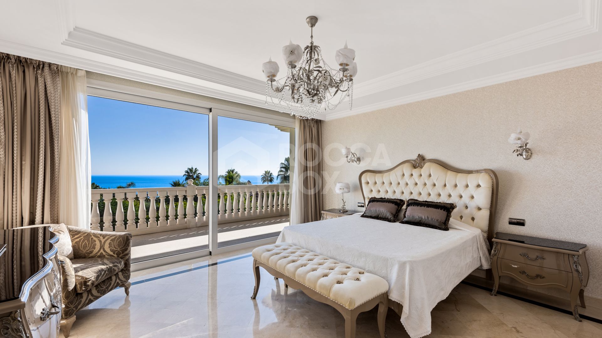 Exquisite Panoramic Sea Views: Luxurious Villa in Sierra Blanca