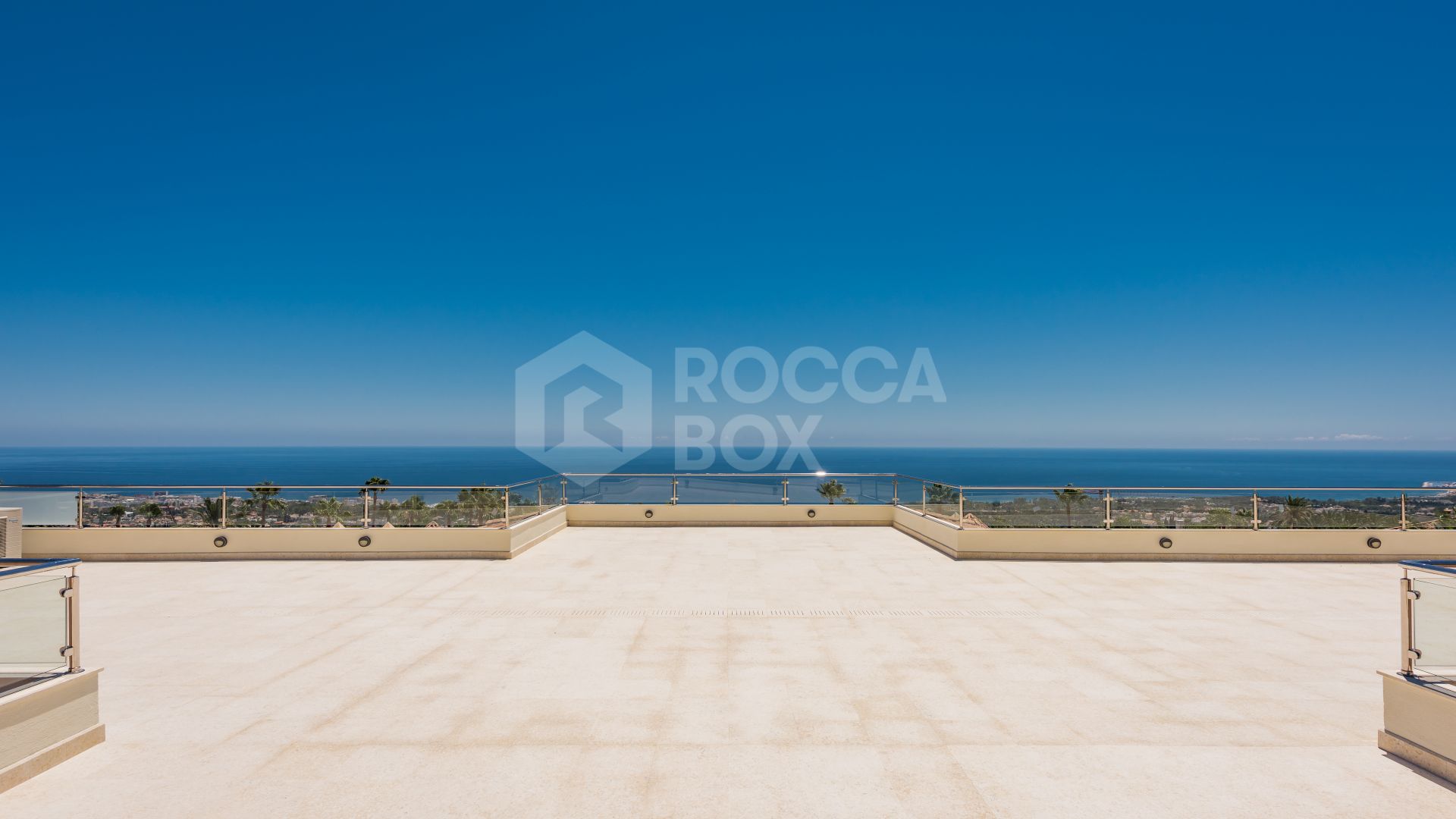 Exquisite Panoramic Sea Views: Luxurious Villa in Sierra Blanca