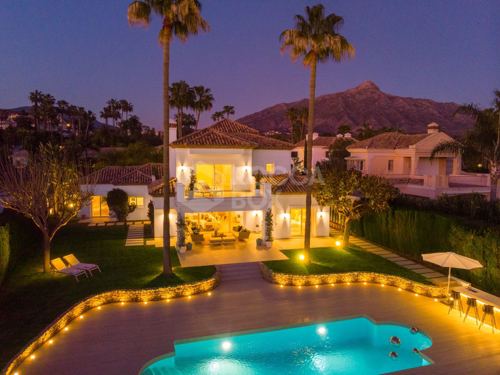 Exquisite Renovated Villa in Prime Location: Harmonious Blend of Mediterranean Elegance and Modern Luxury