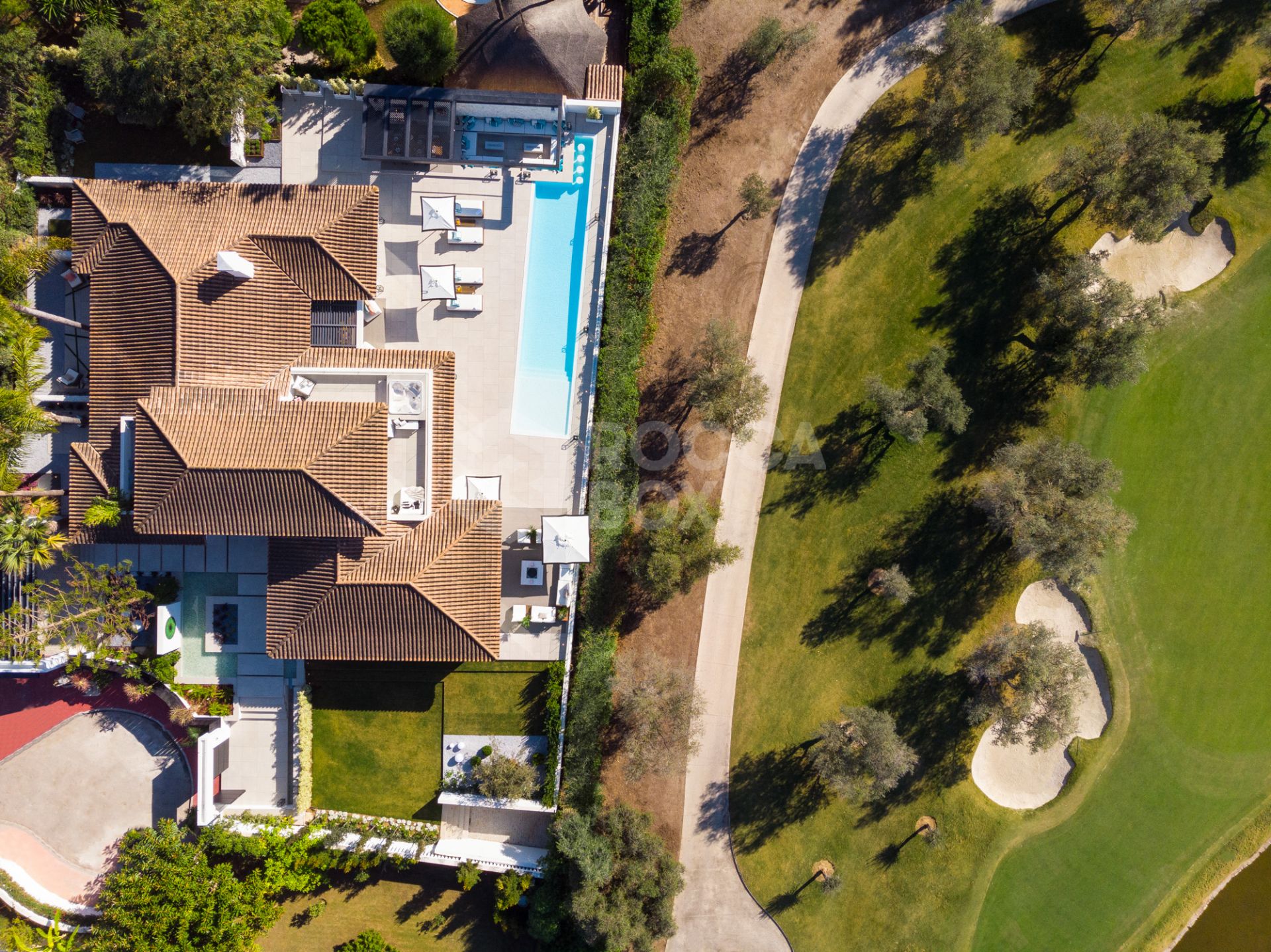 Exquisite Villa with Prime Front Line Golf Position: The Epitome of Style and Serenity