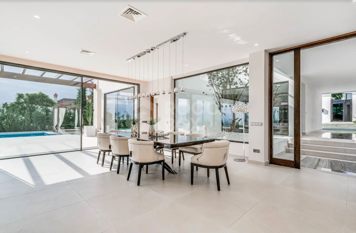 Exquisite Bespoke Villa in Los Flamingos: Unparalleled Luxury and Design