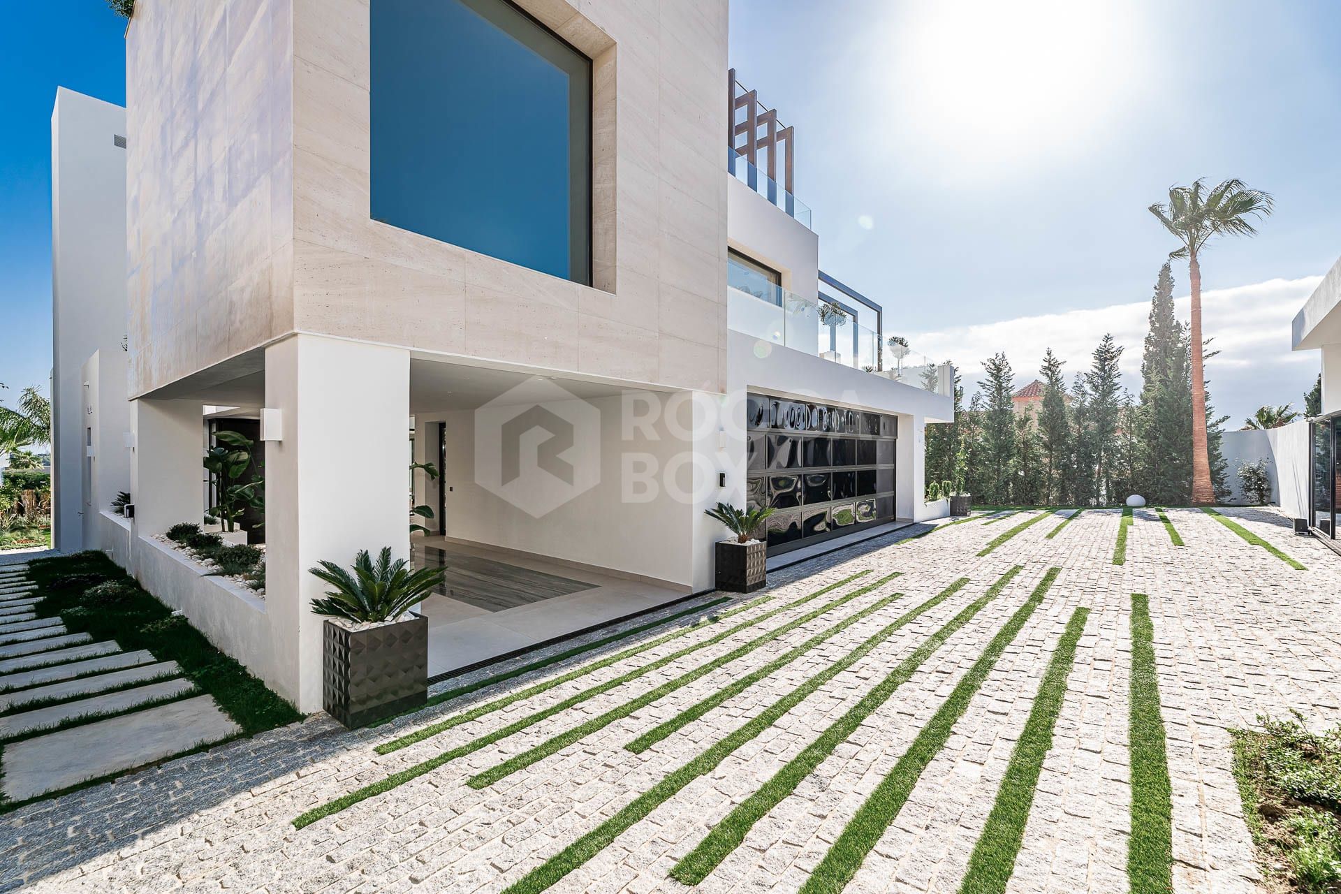 Exquisite Bespoke Villa in Los Flamingos: Unparalleled Luxury and Design