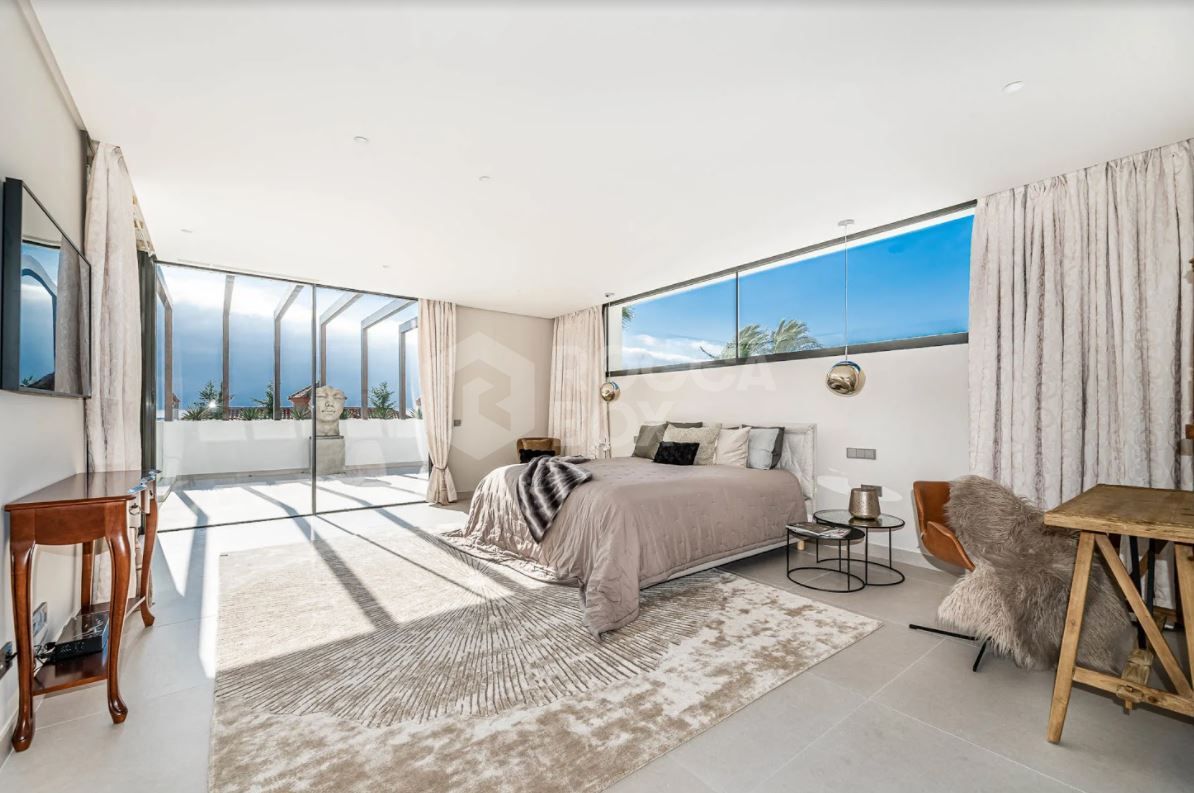 Exquisite Bespoke Villa in Los Flamingos: Unparalleled Luxury and Design