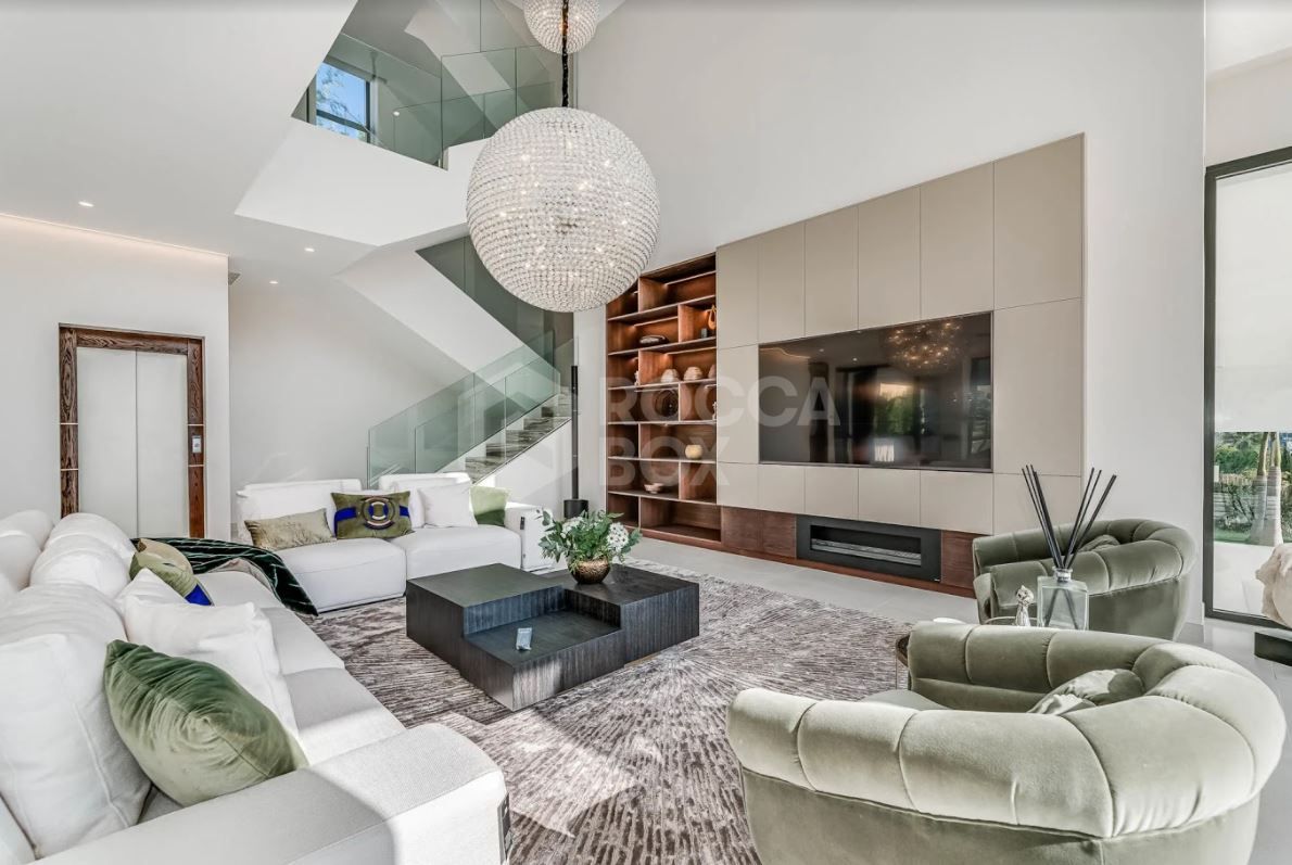 Exquisite Bespoke Villa in Los Flamingos: Unparalleled Luxury and Design