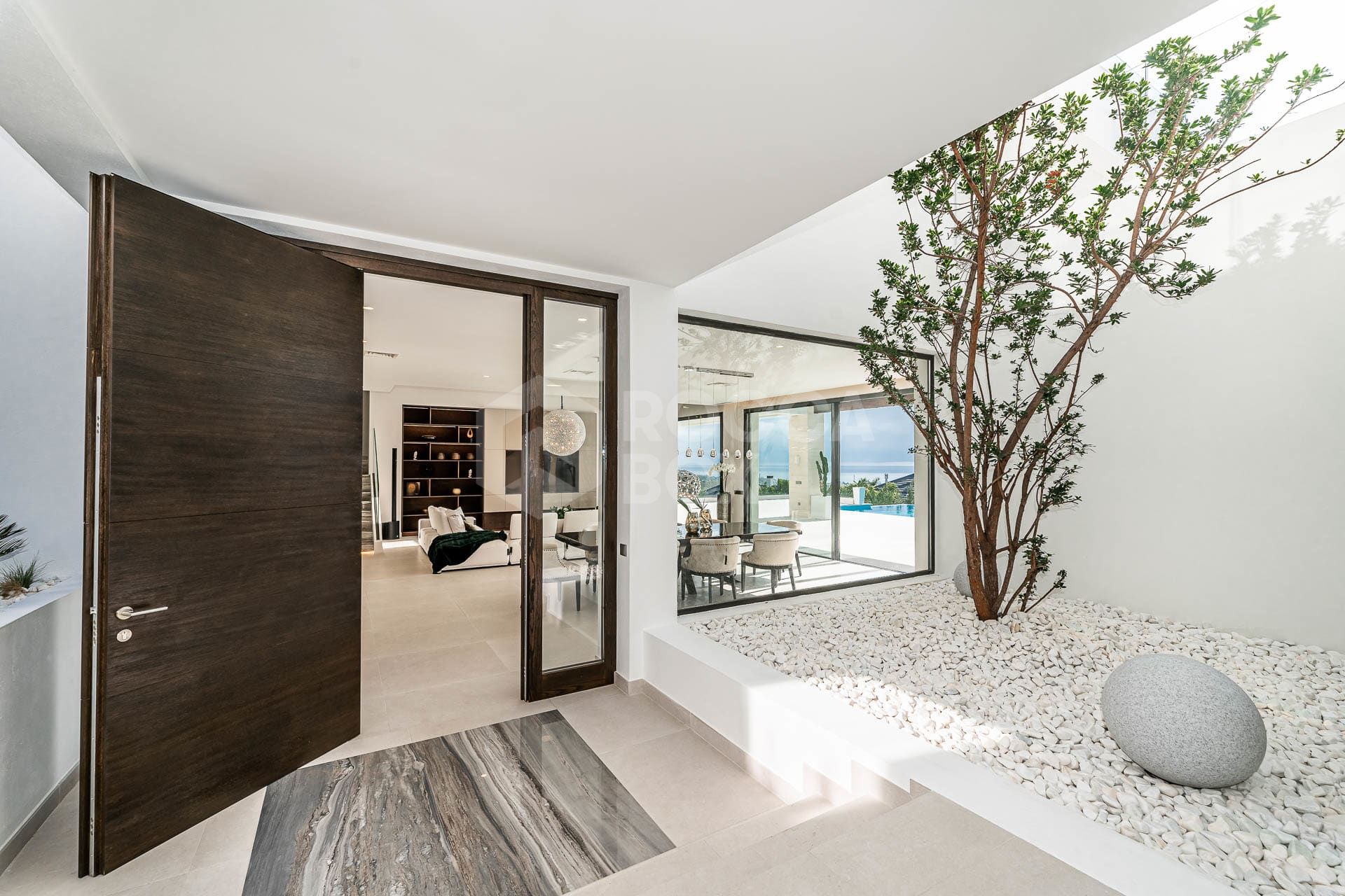 Exquisite Bespoke Villa in Los Flamingos: Unparalleled Luxury and Design