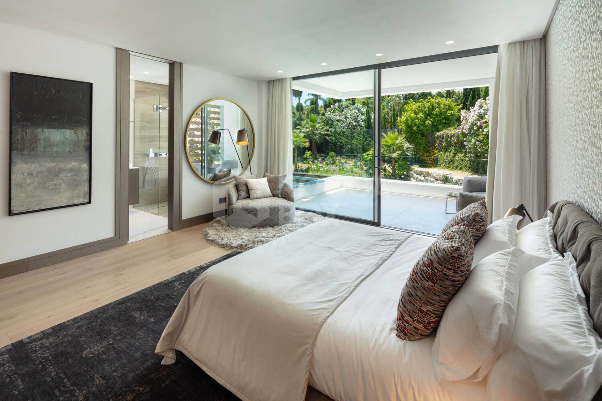 Contemporary Masterpiece in Nueva Andalucia: A Luxurious Haven