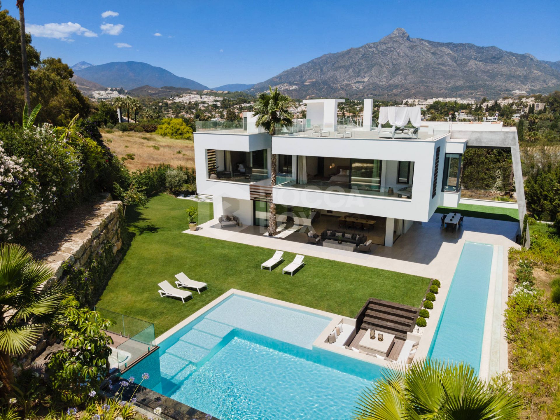 Contemporary Masterpiece in Nueva Andalucia: A Luxurious Haven