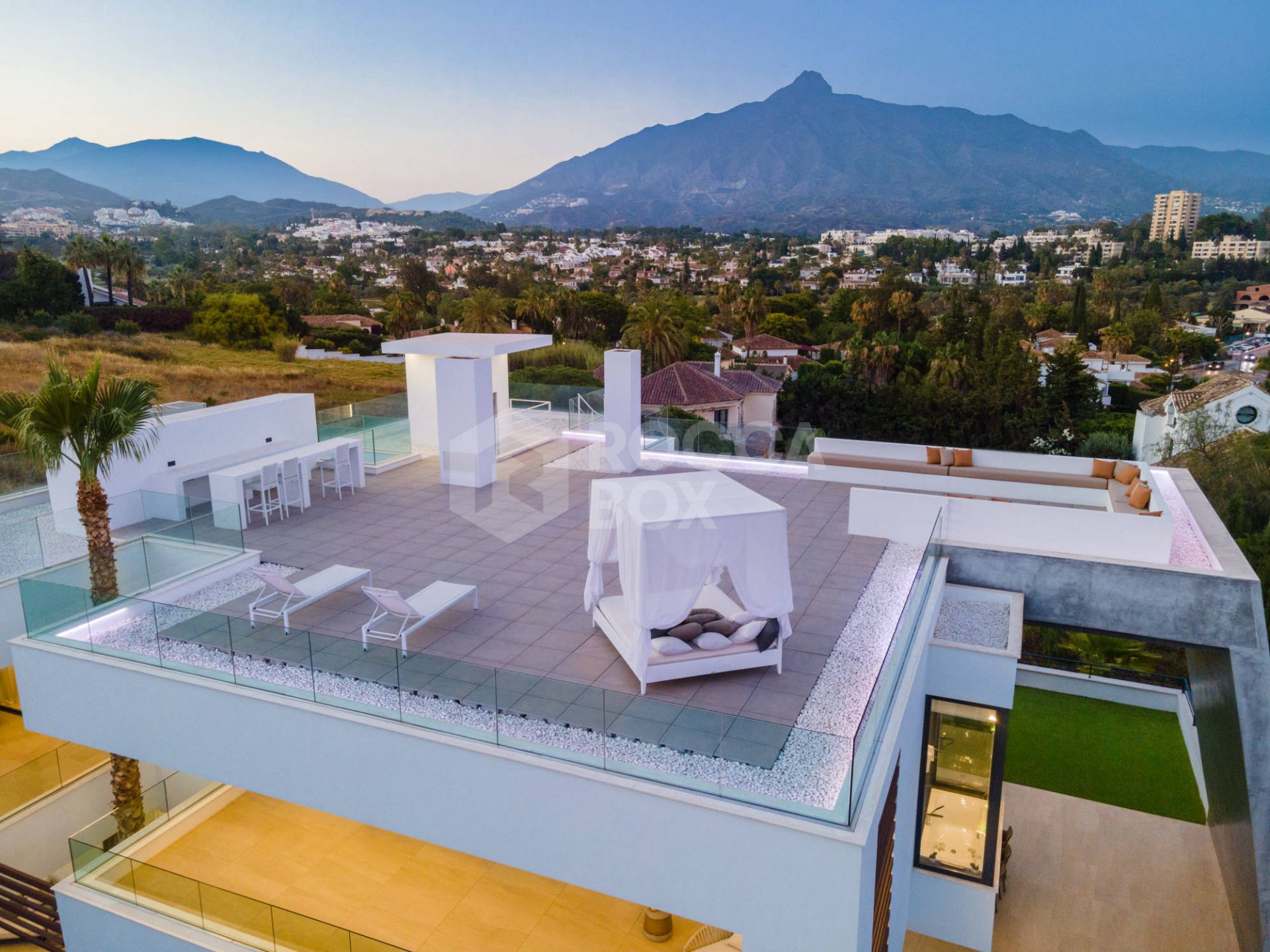 Contemporary Masterpiece in Nueva Andalucia: A Luxurious Haven