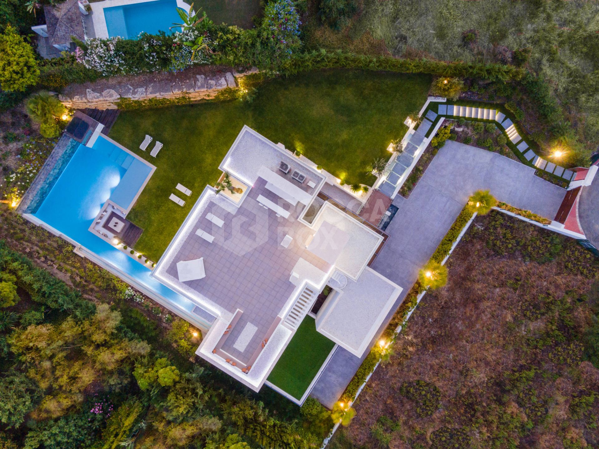 Contemporary Masterpiece in Nueva Andalucia: A Luxurious Haven