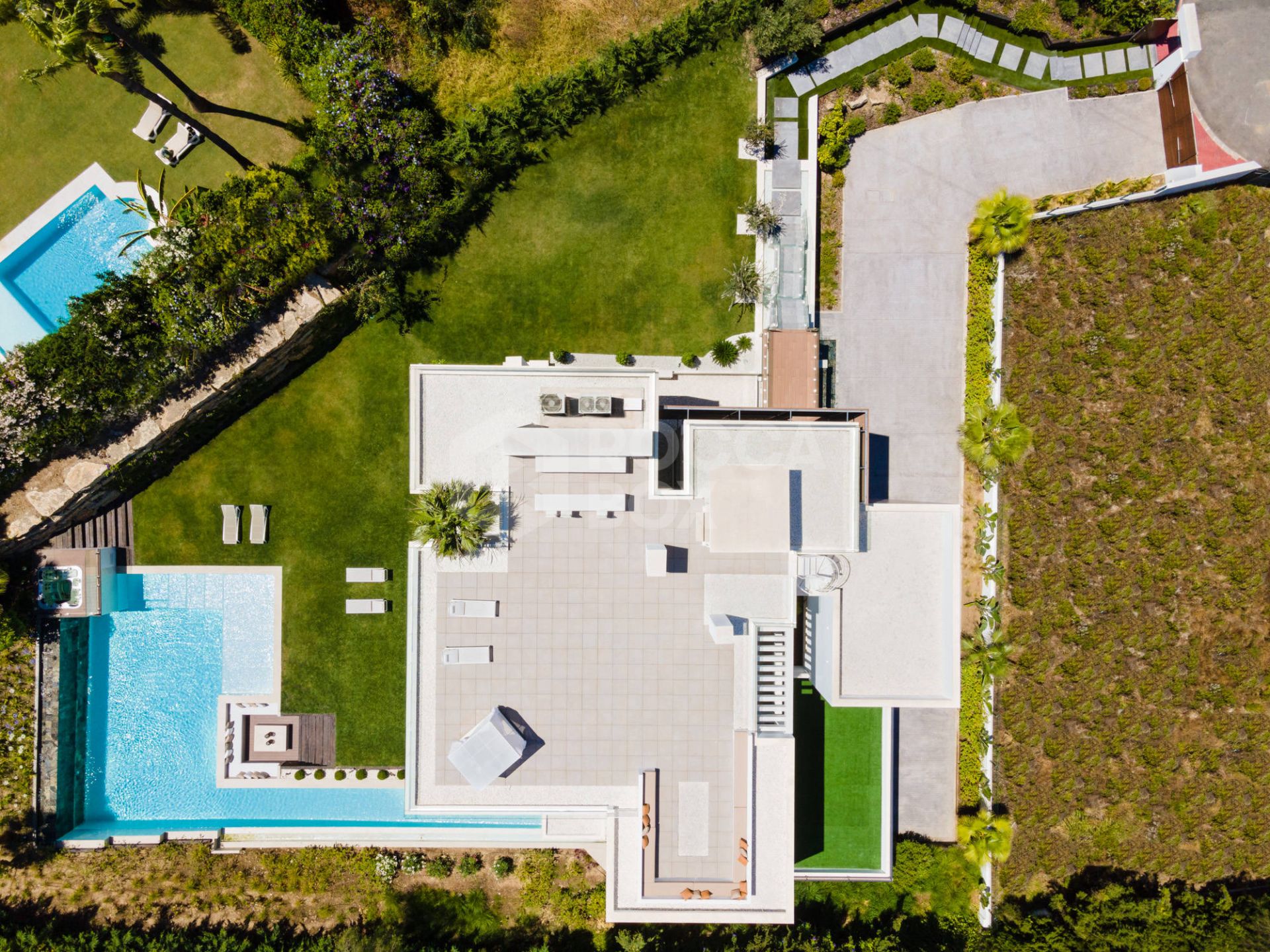 Contemporary Masterpiece in Nueva Andalucia: A Luxurious Haven