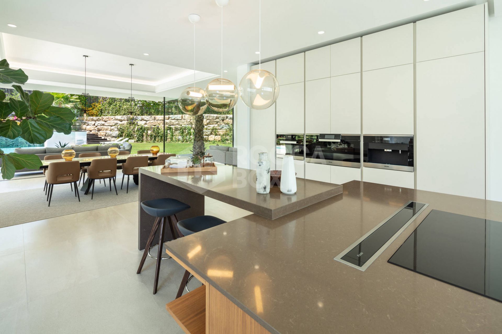 Contemporary Masterpiece in Nueva Andalucia: A Luxurious Haven